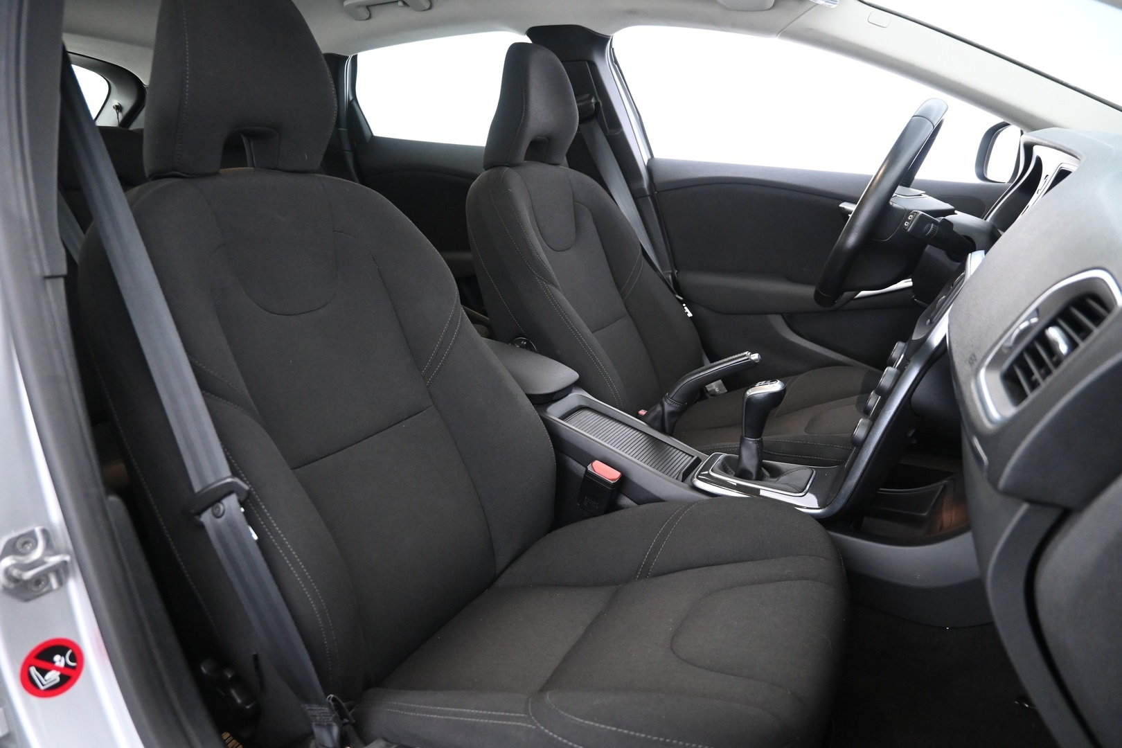 VOLVO V40 2018