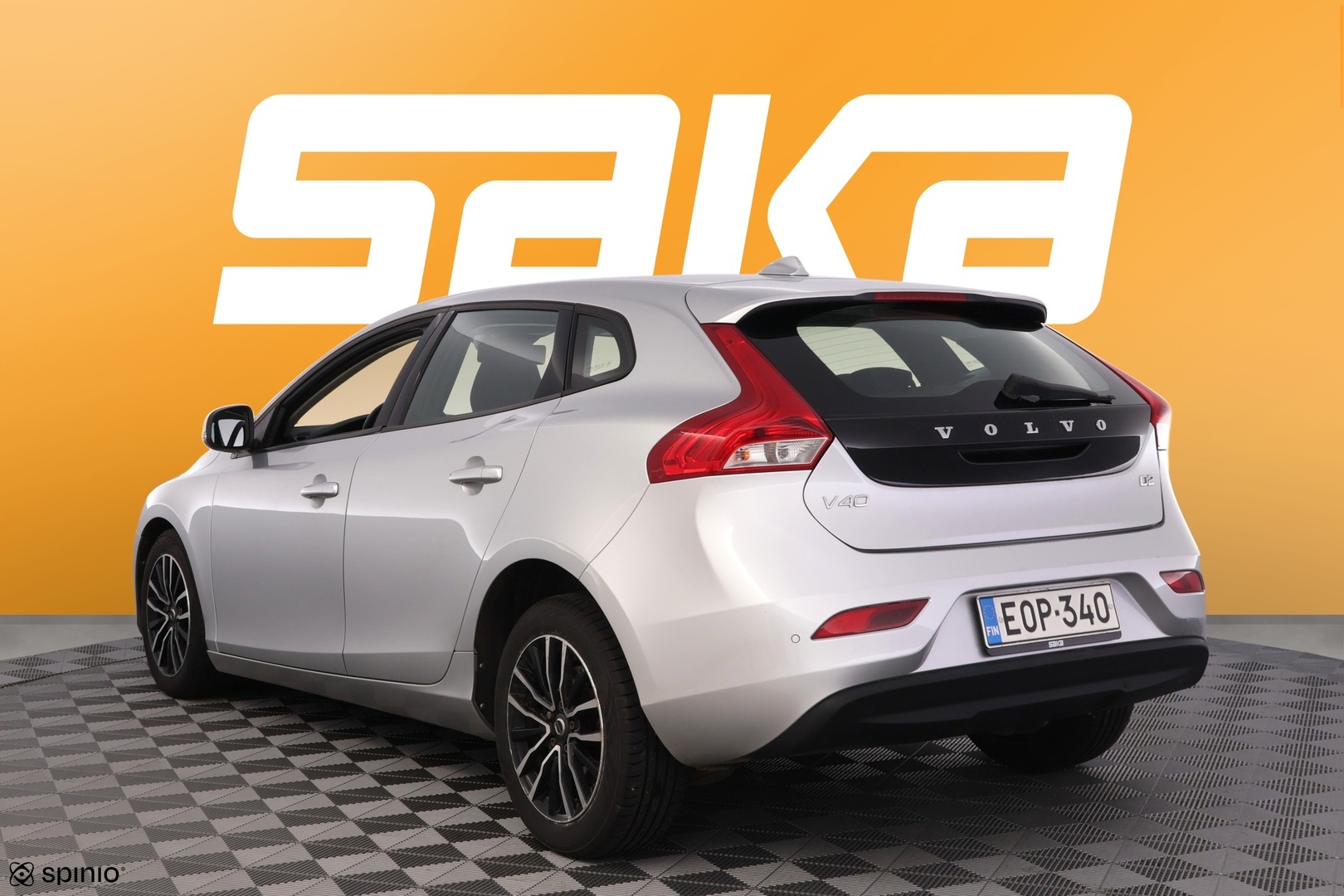 VOLVO V40 2018