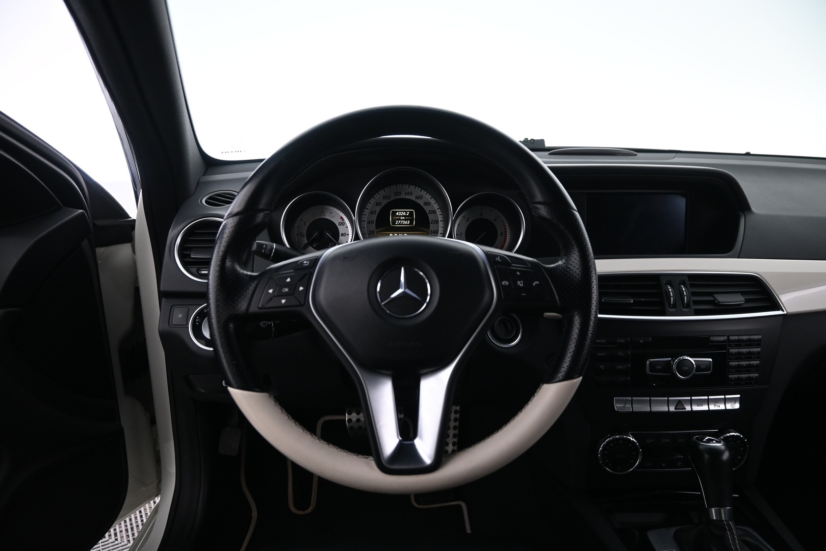 MERCEDES-BENZ C 2012
