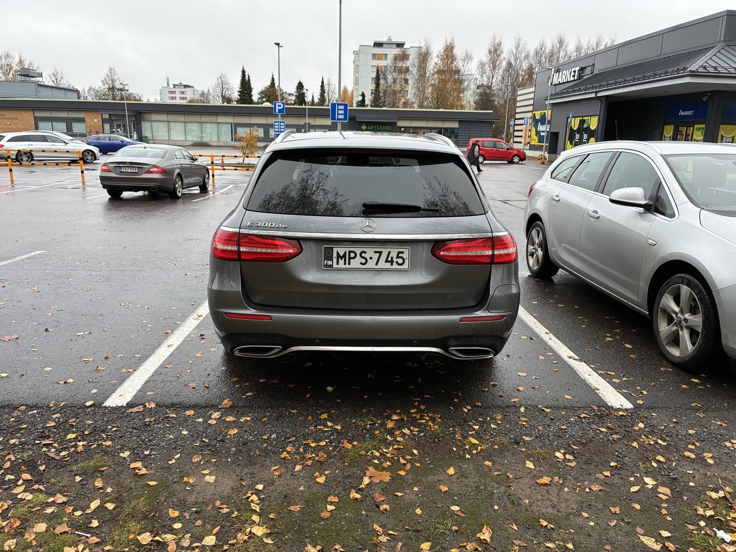 MERCEDES-BENZ E 2020