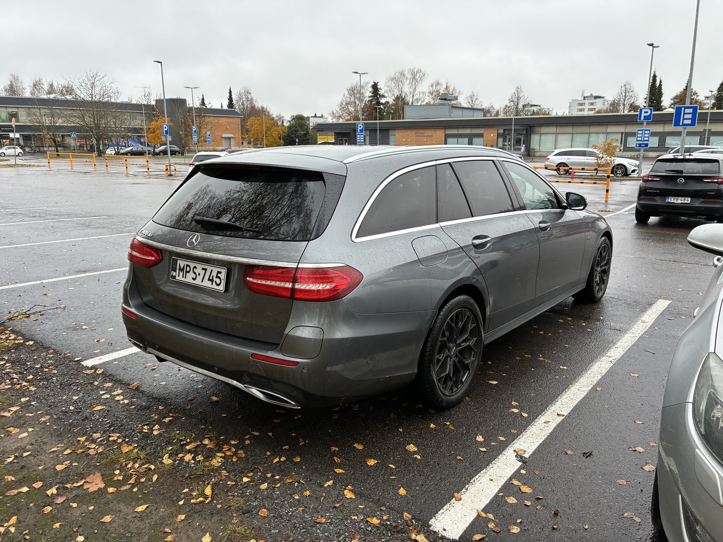 MERCEDES-BENZ E 2020