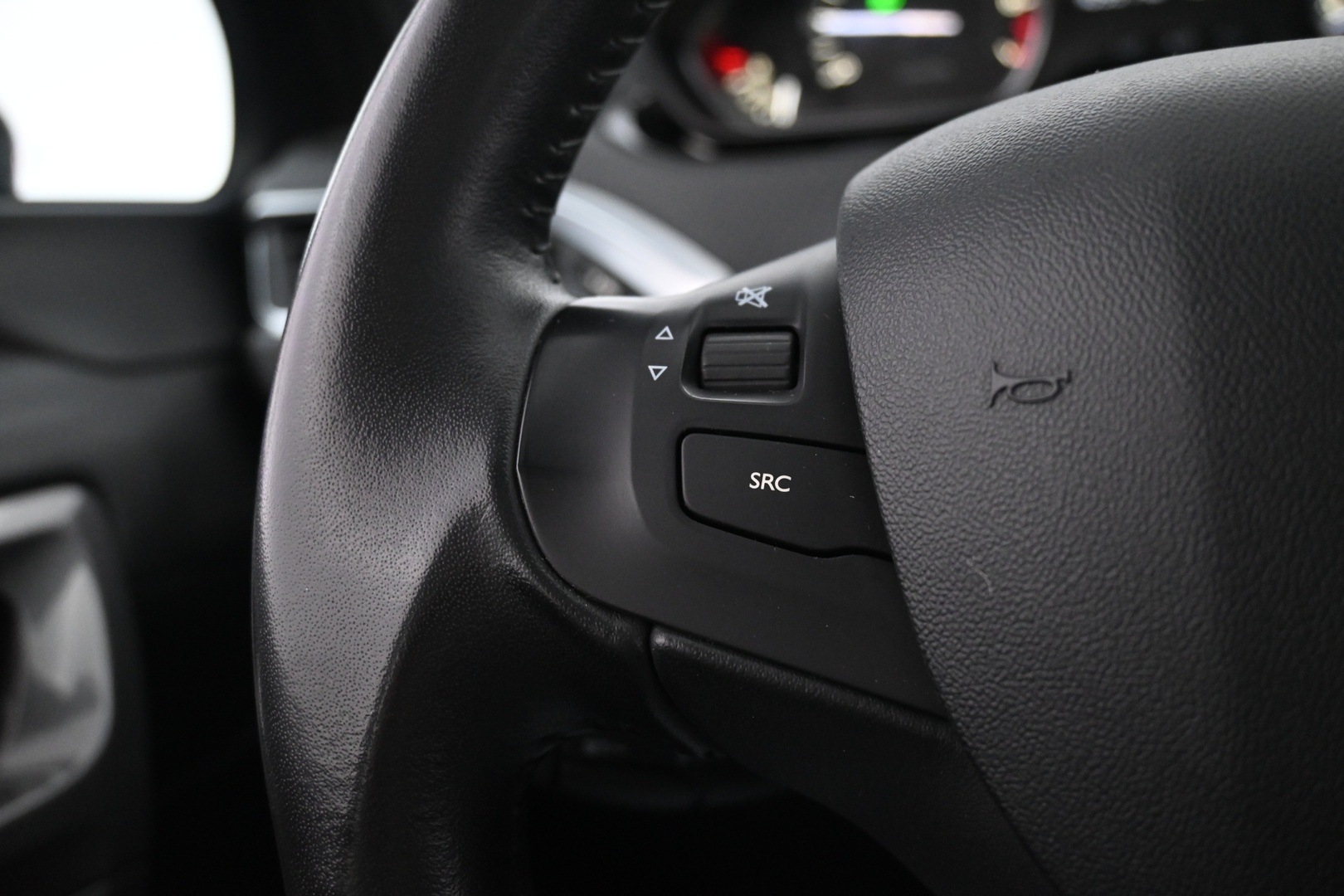 PEUGEOT 2008 2016