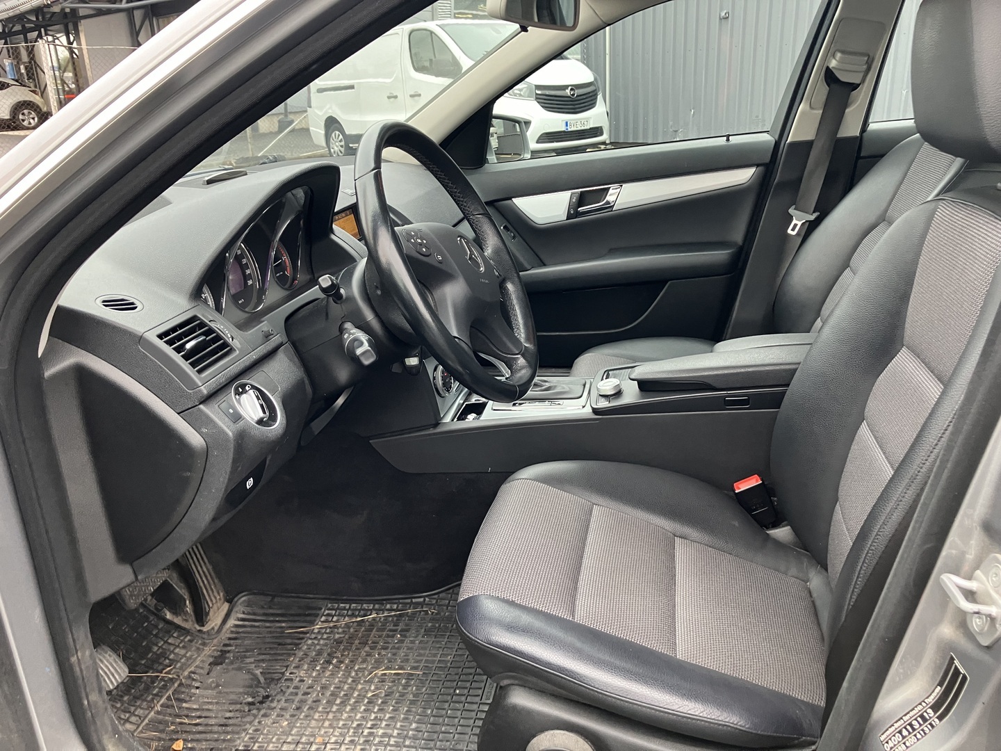 MERCEDES-BENZ C 2011