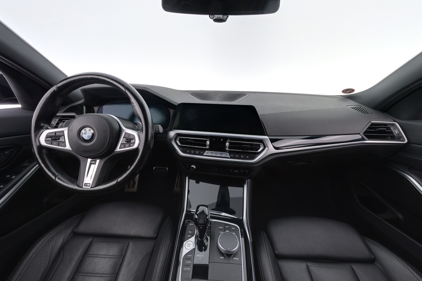 BMW 330 2021