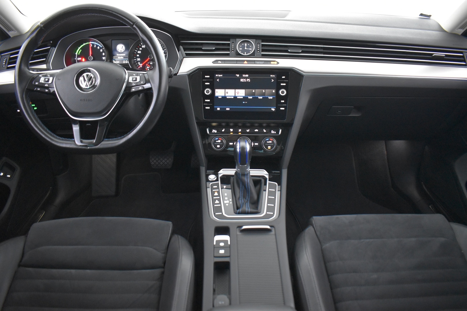VOLKSWAGEN Passat 2018