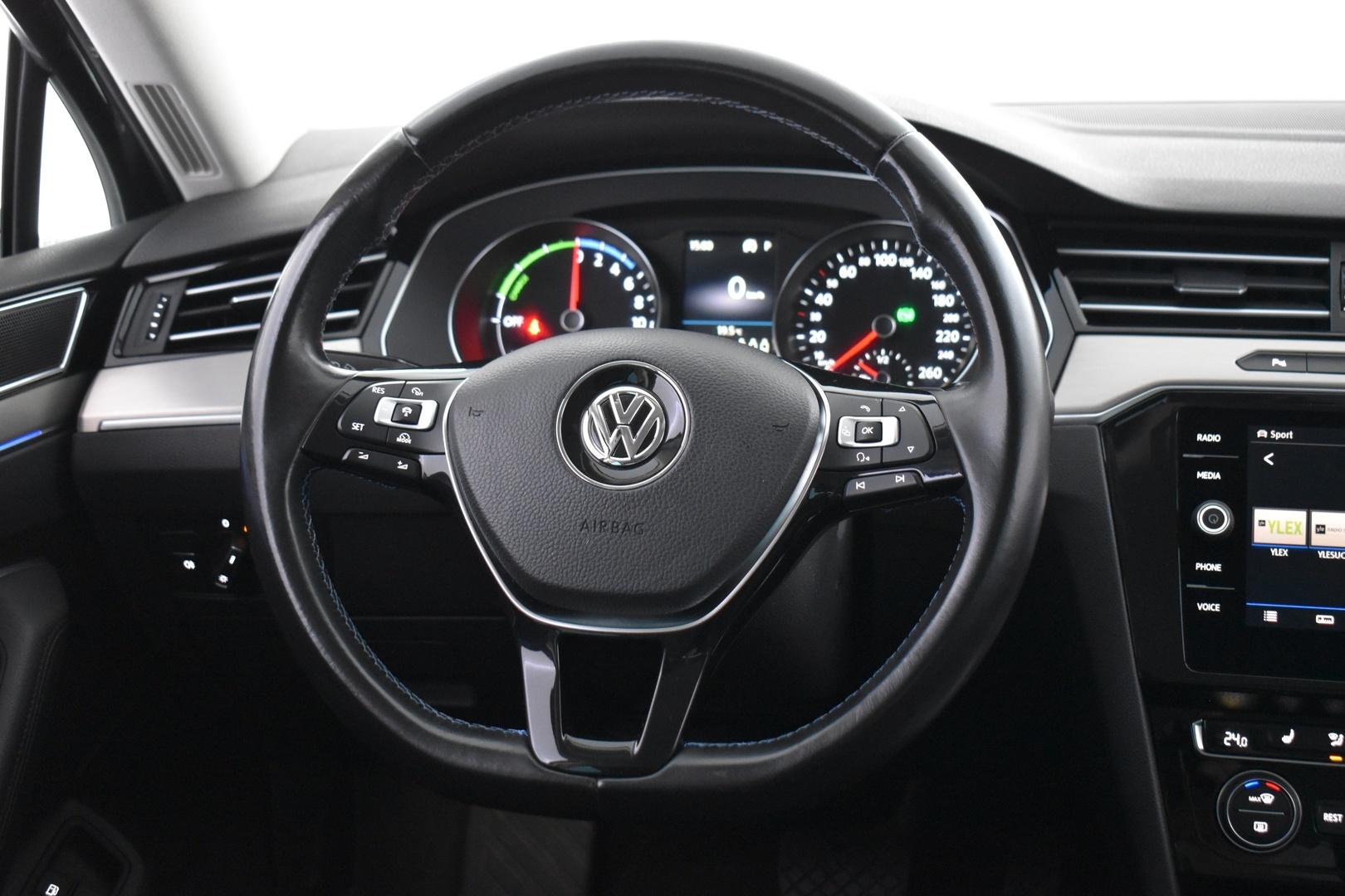 VOLKSWAGEN Passat 2018