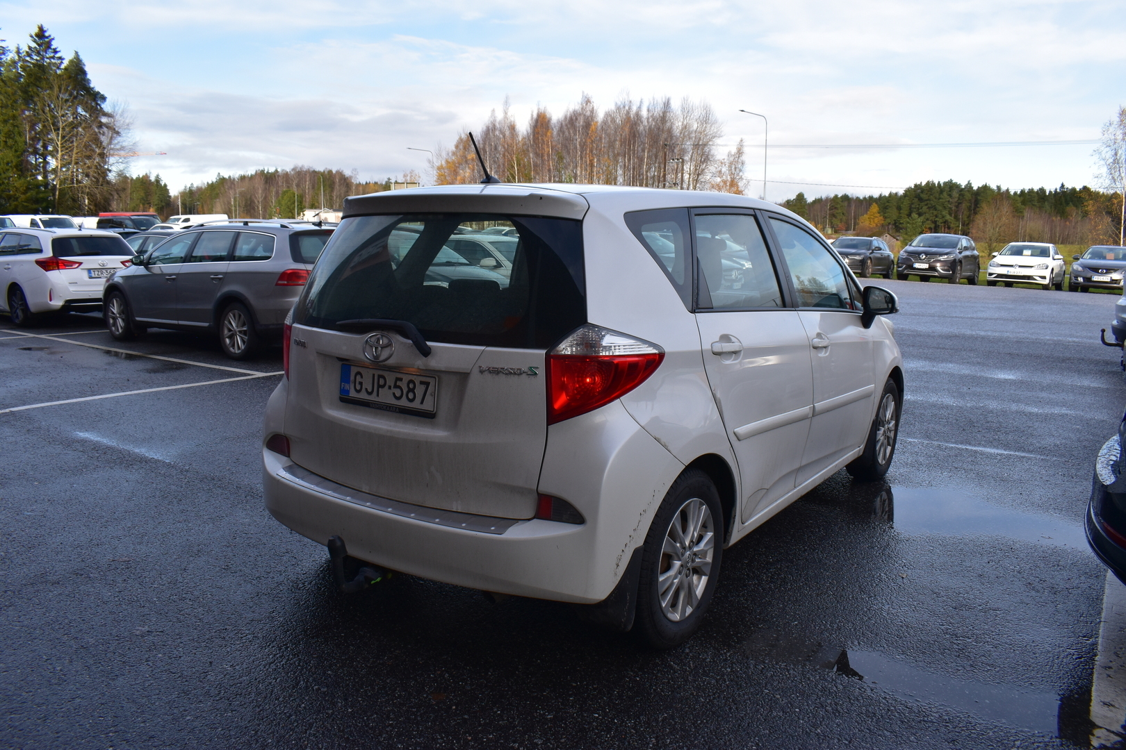 TOYOTA Verso-S 2011