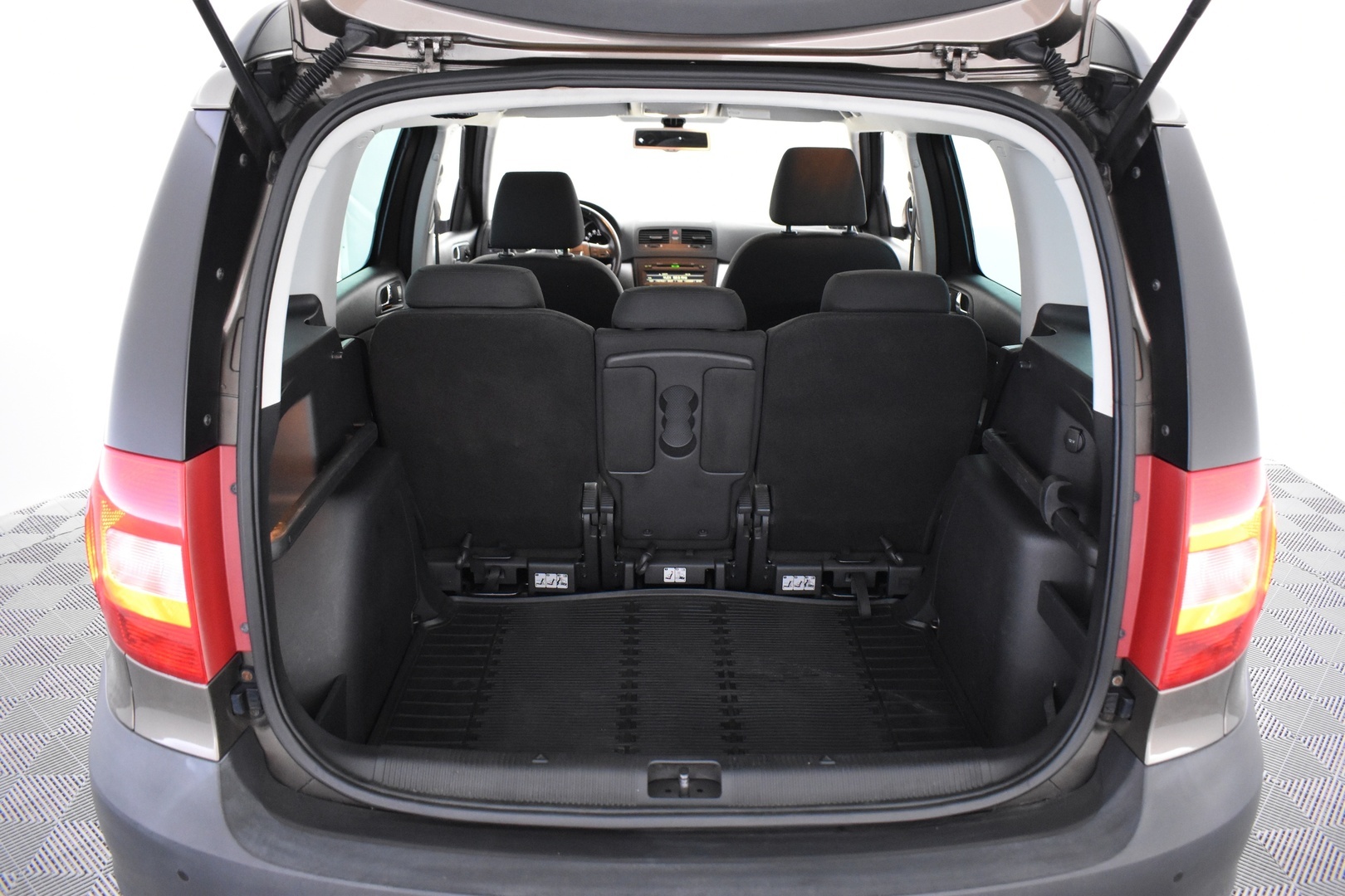 SKODA Yeti 2011