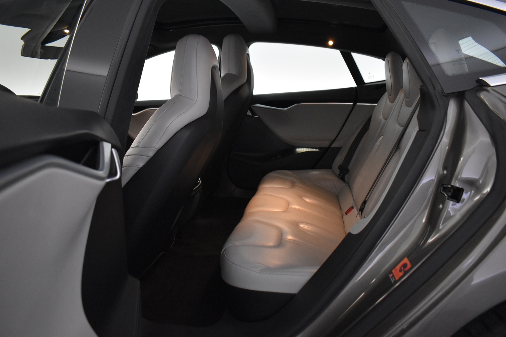 TESLA Model S 2016