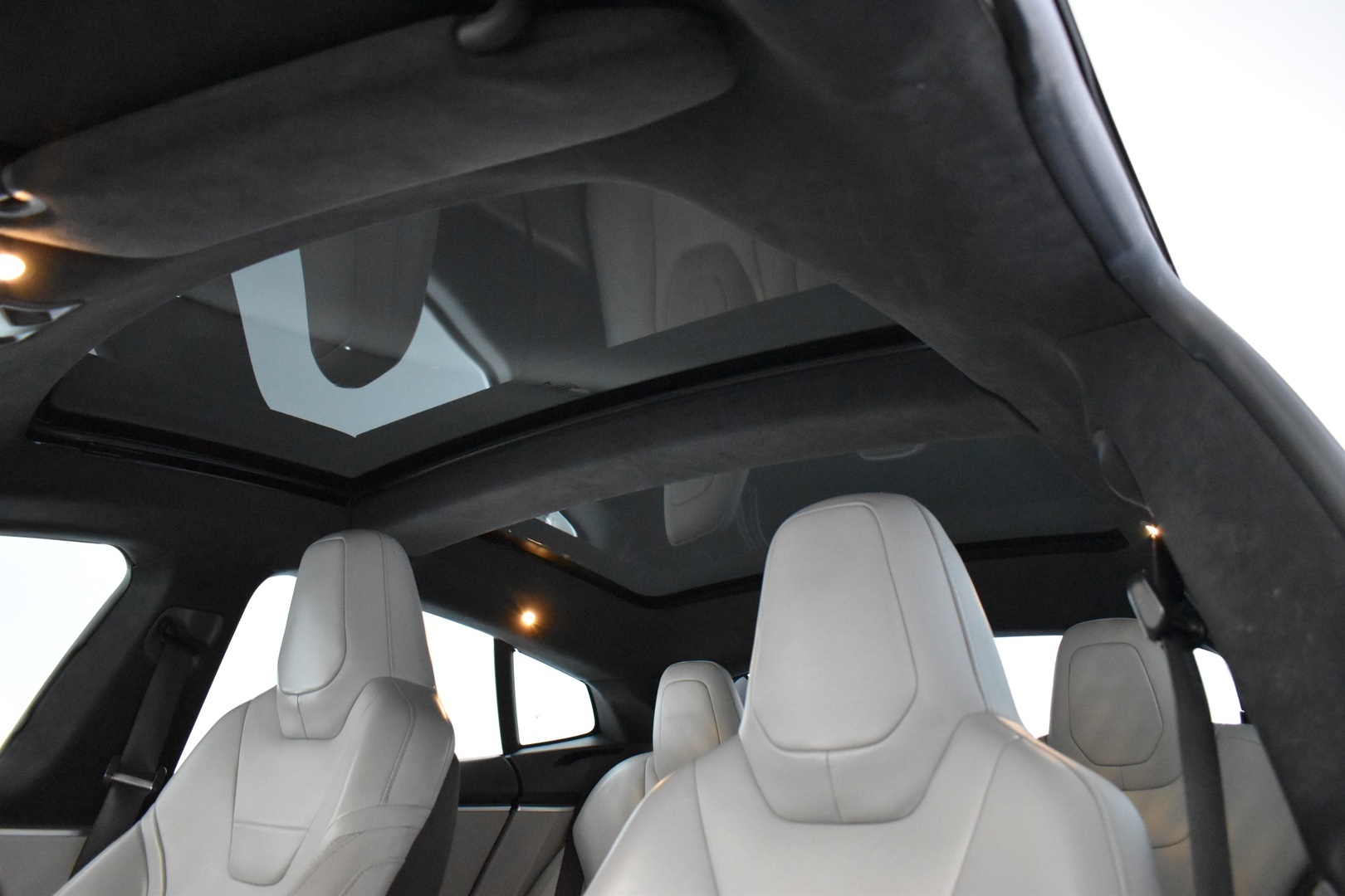 TESLA Model S 2016