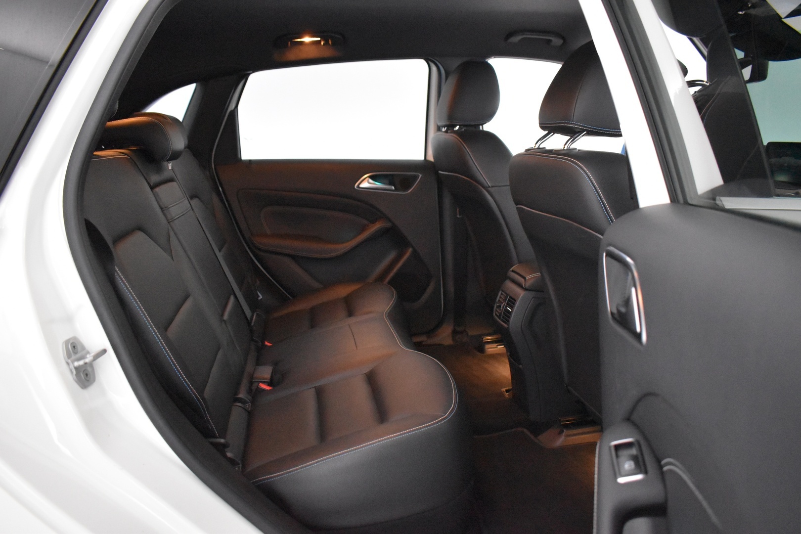 MERCEDES-BENZ B 2015