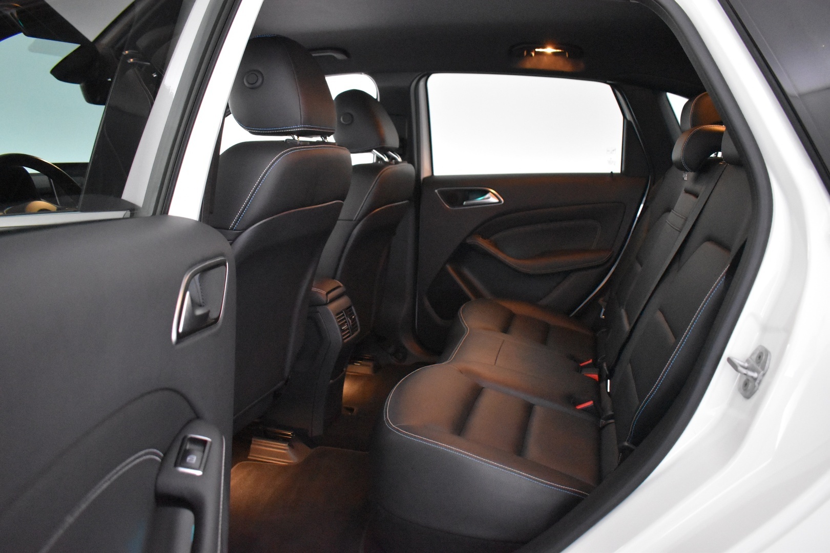 MERCEDES-BENZ B 2015