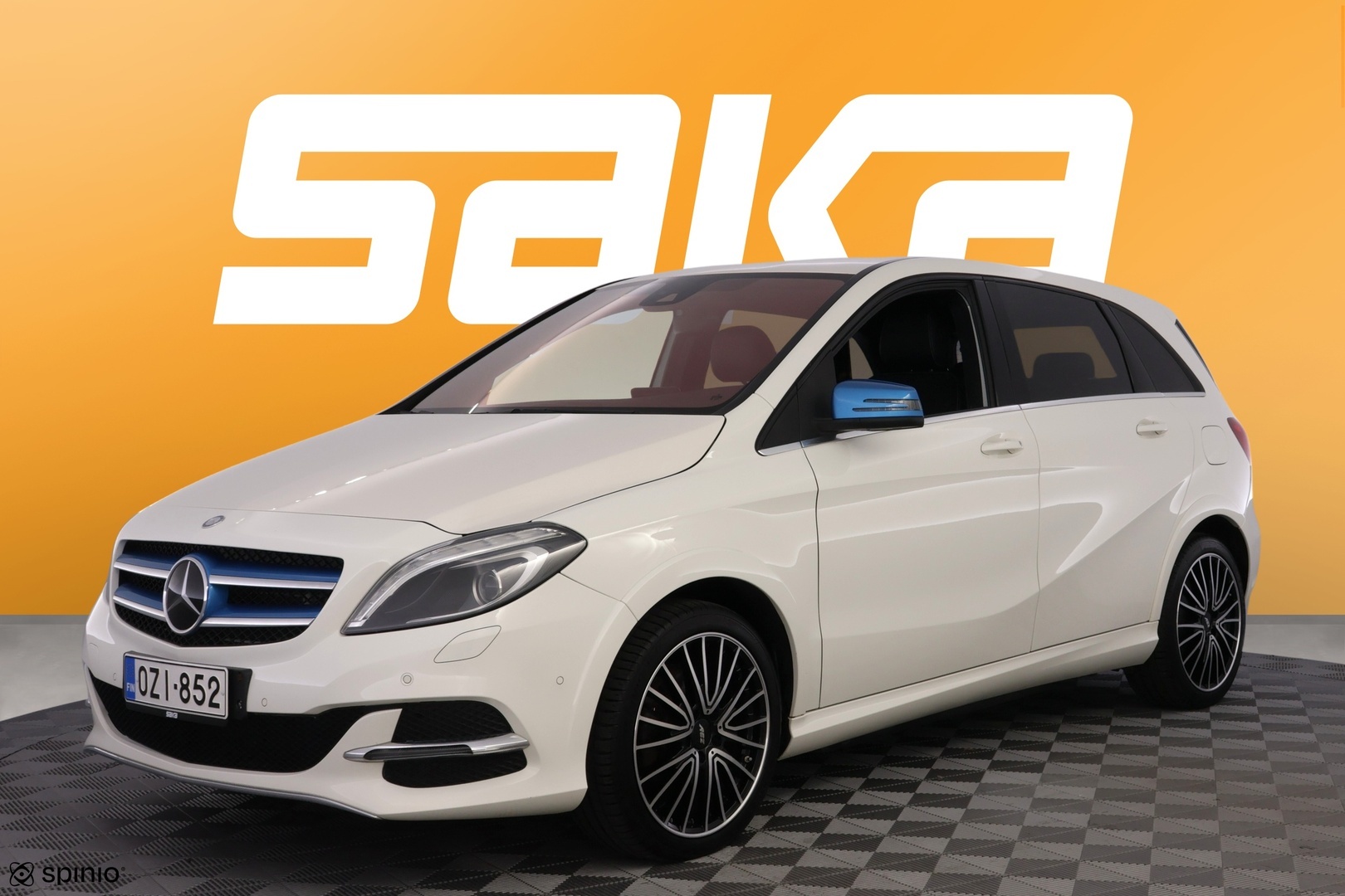 MERCEDES-BENZ B 2015