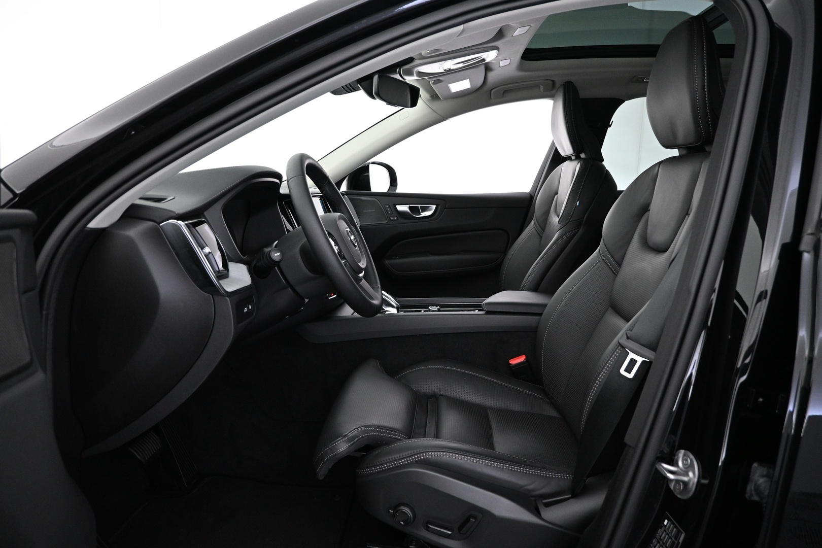 VOLVO XC60 2025