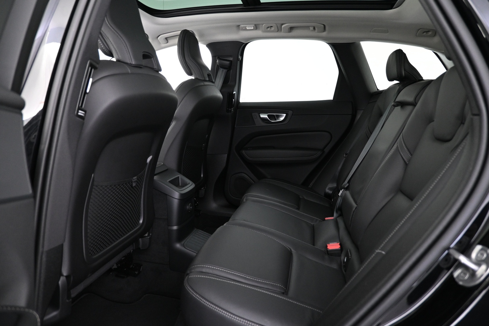 VOLVO XC60 2025