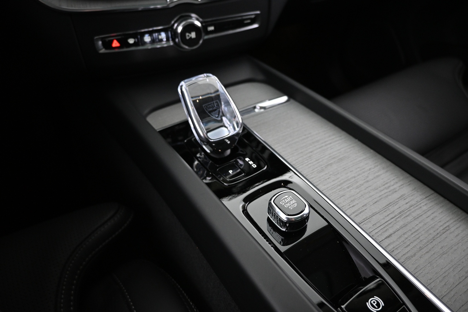 VOLVO XC60 2025