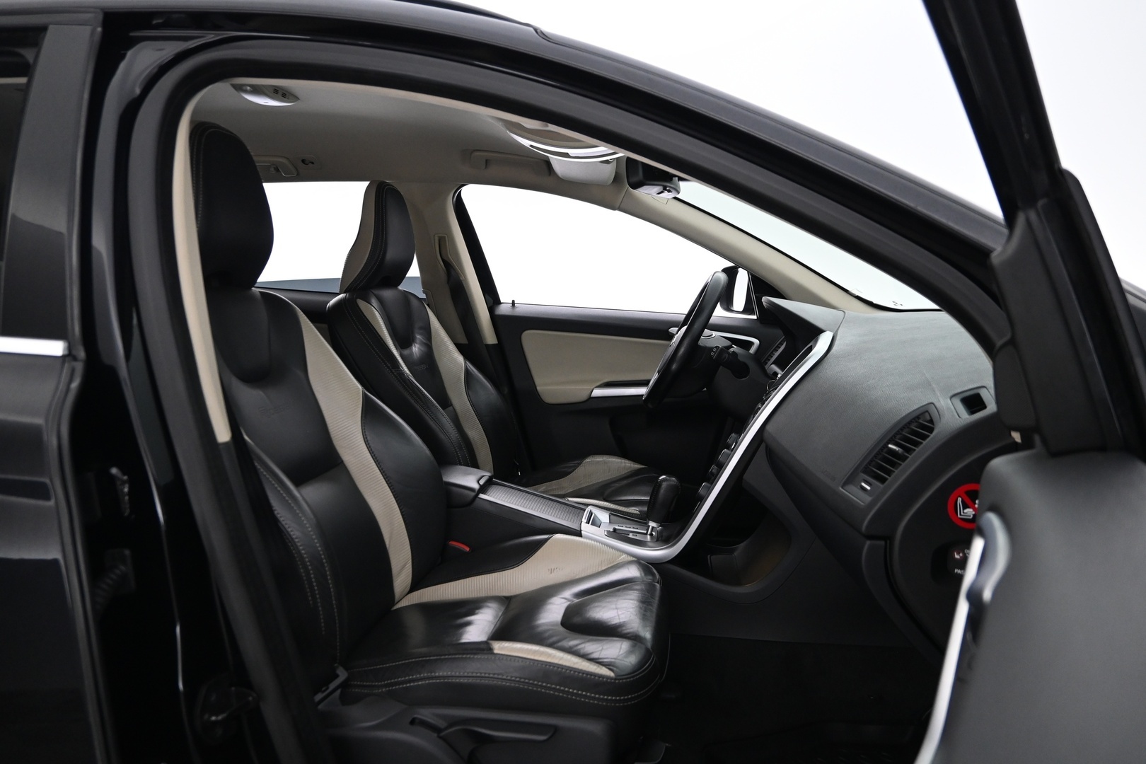 VOLVO XC60 2012
