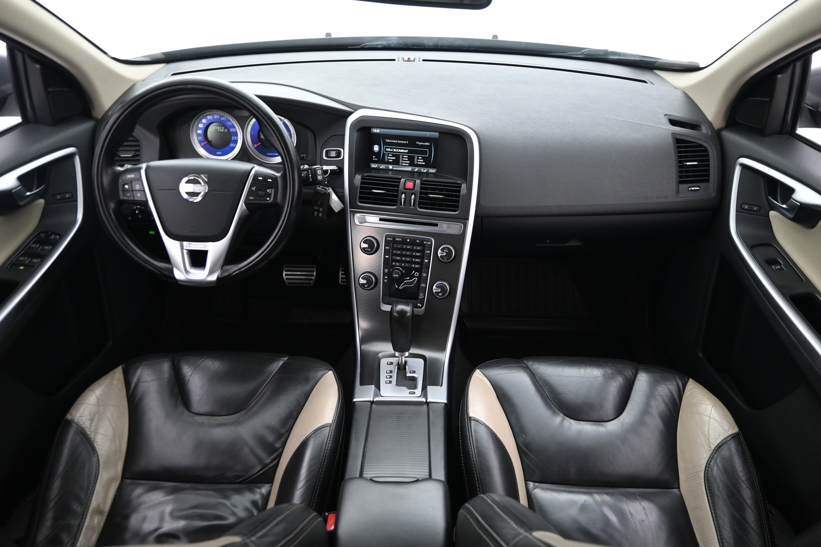 VOLVO XC60 2012