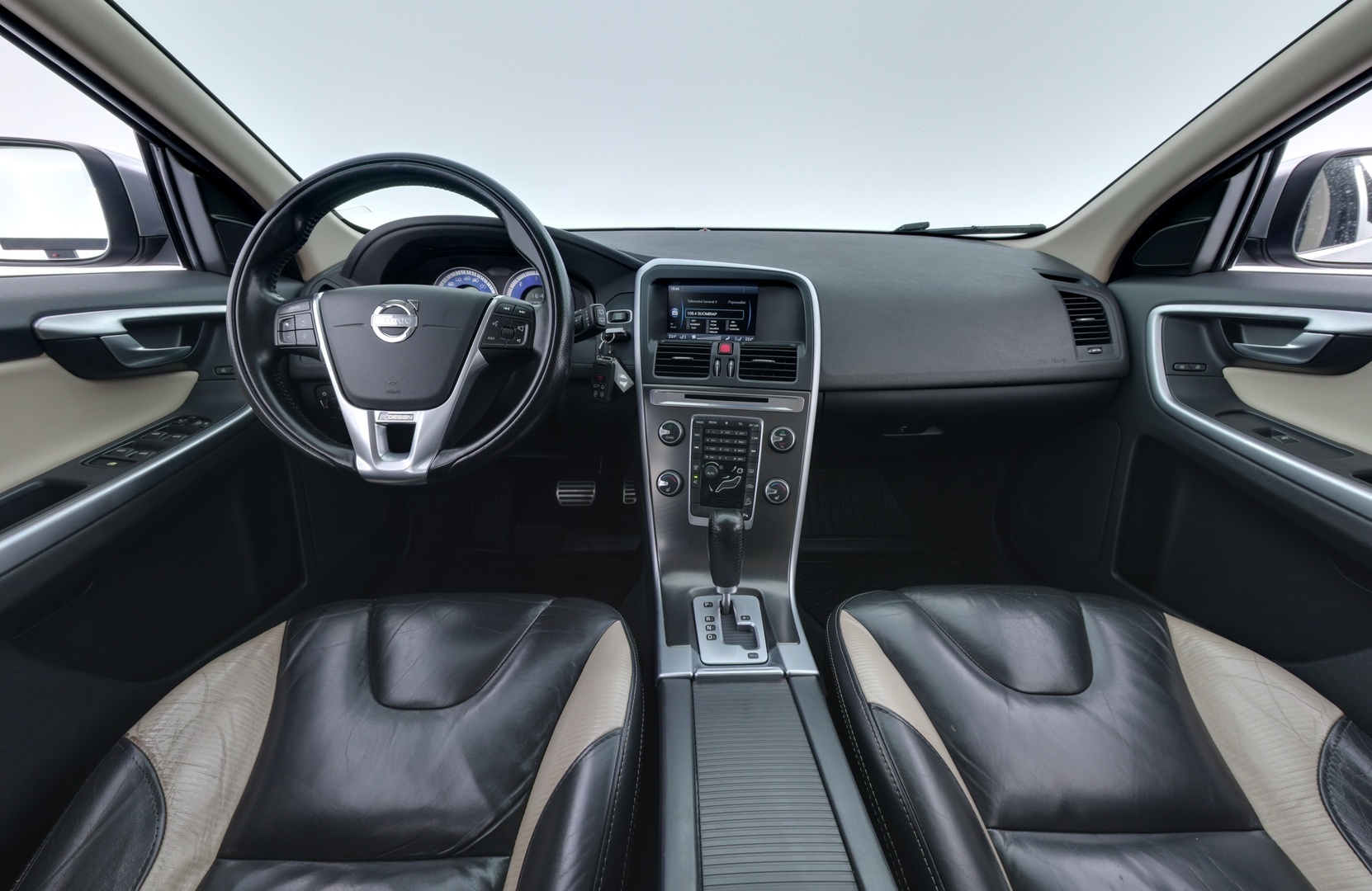 VOLVO XC60 2012