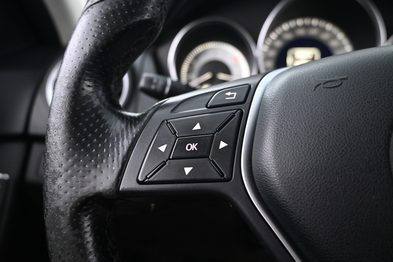 MERCEDES-BENZ C 2012