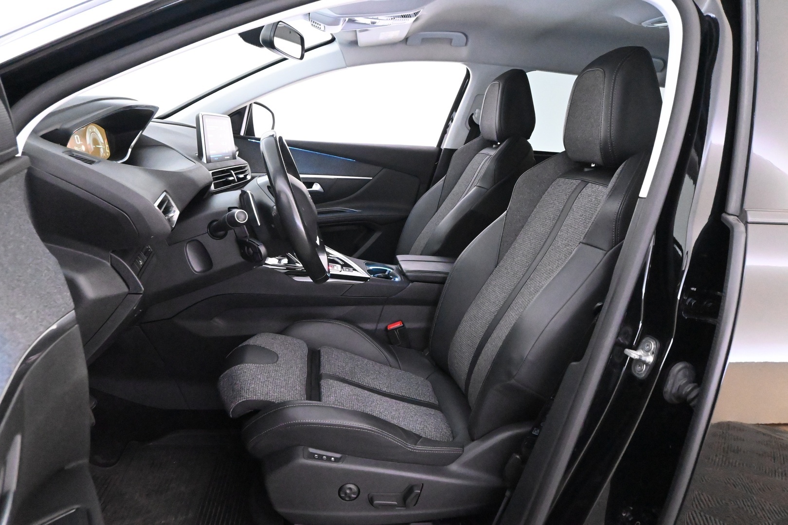 PEUGEOT 5008 2019