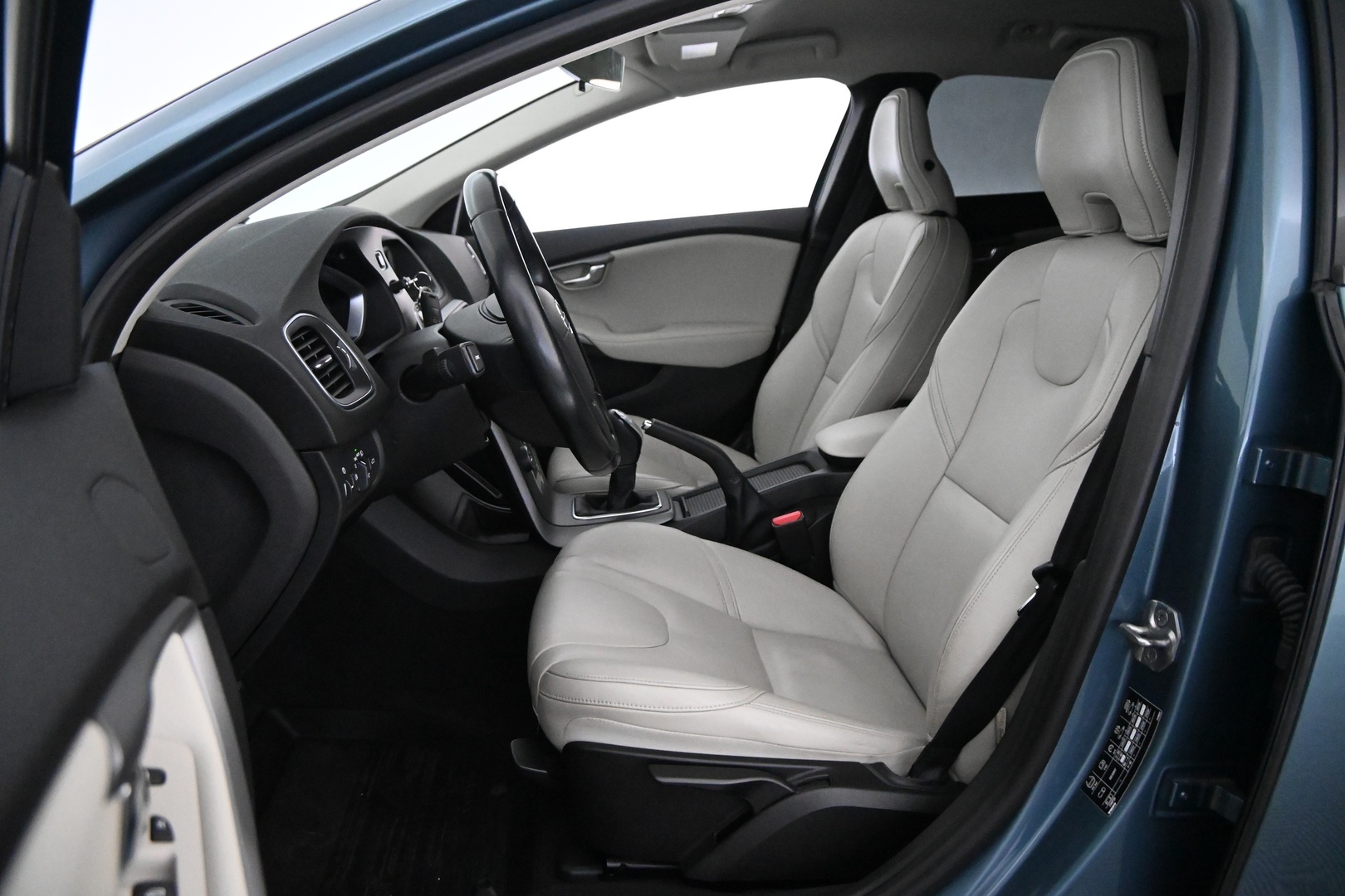 VOLVO V40 2014