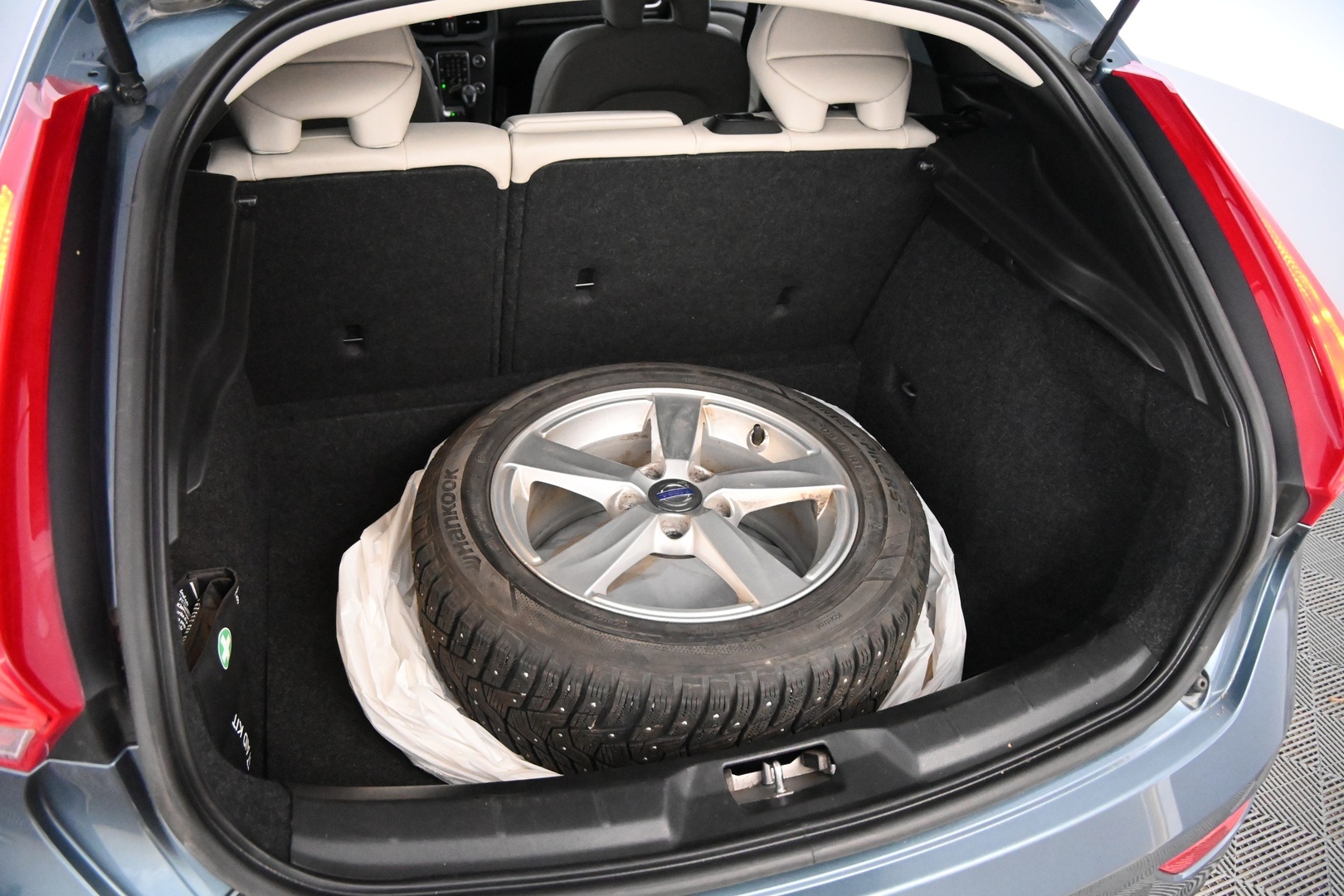 VOLVO V40 2014