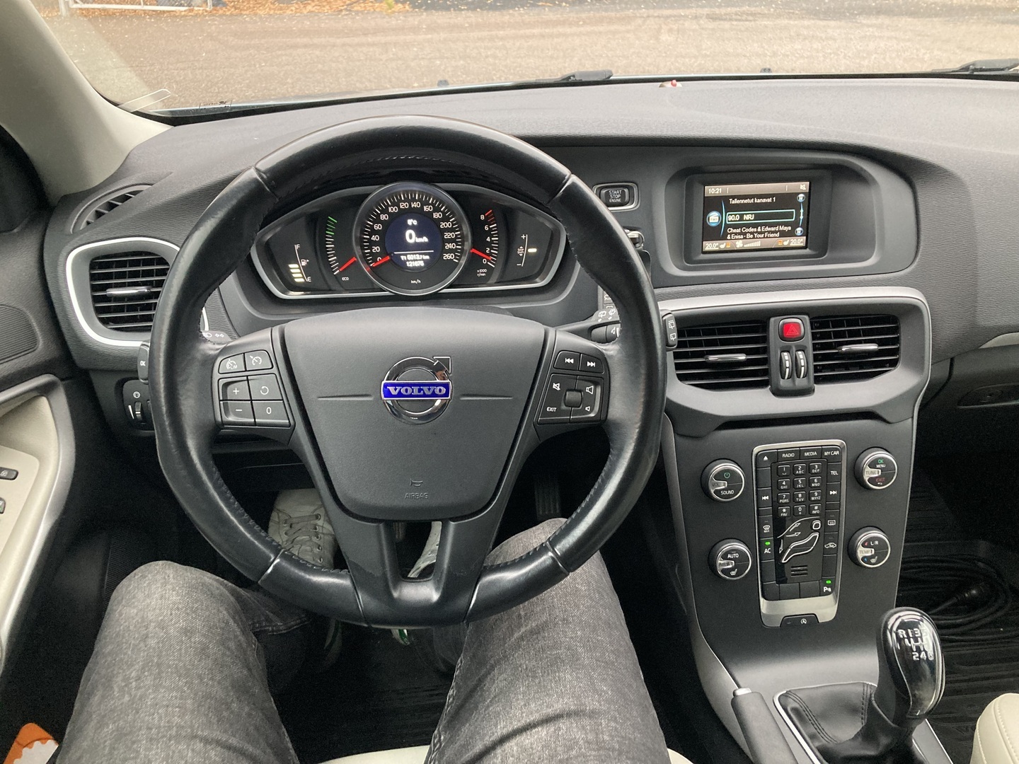 VOLVO V40 2014