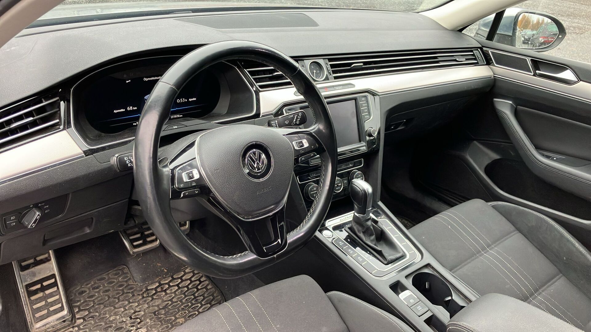 VOLKSWAGEN Passat 2016