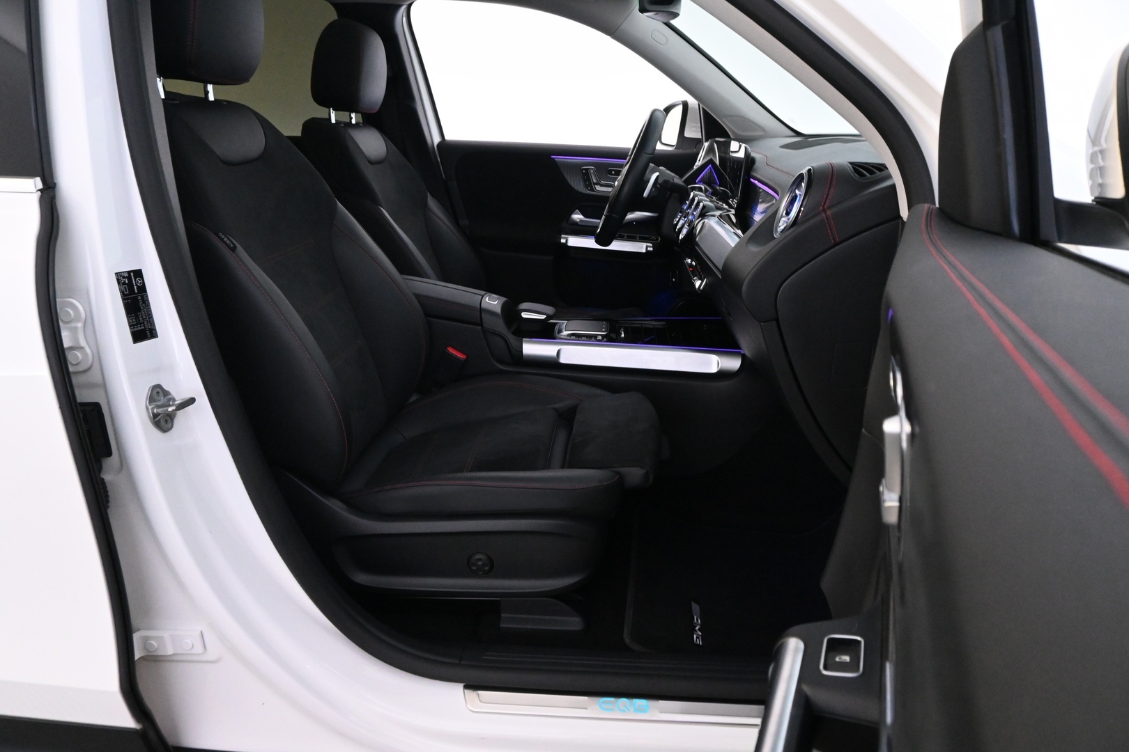 MERCEDES-BENZ EQB 2022