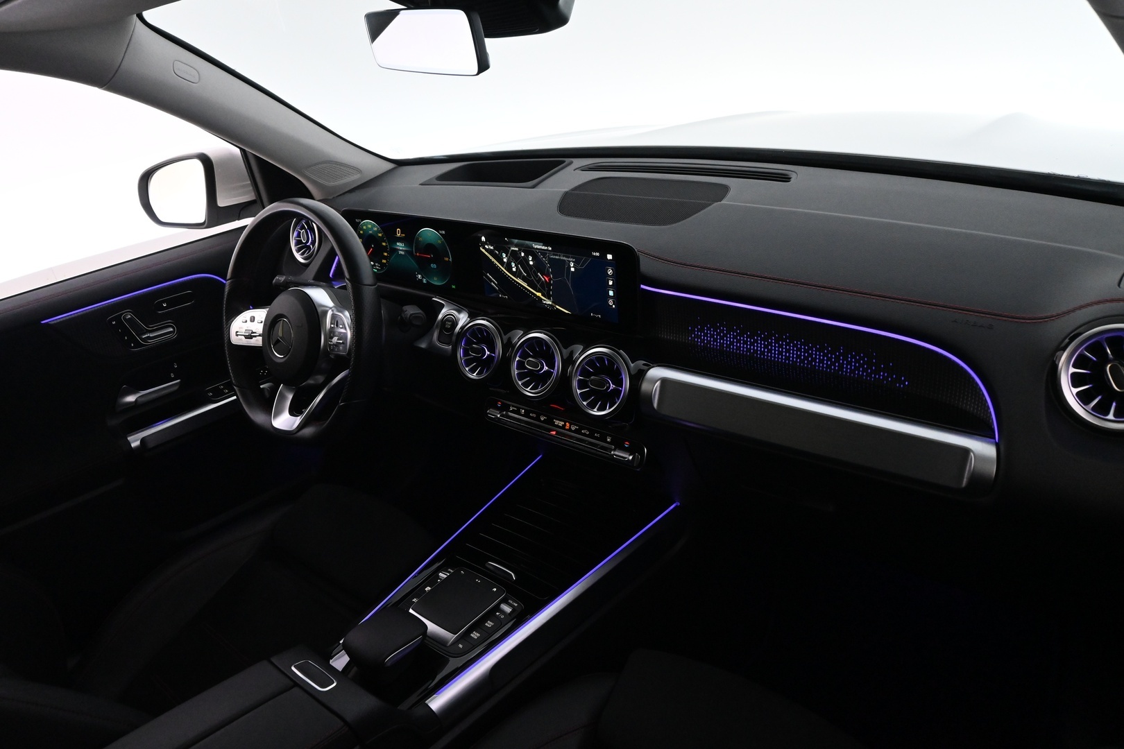 MERCEDES-BENZ EQB 2022