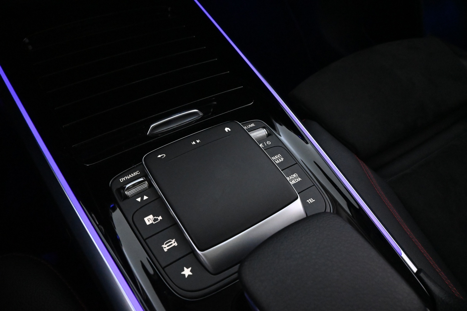 MERCEDES-BENZ EQB 2022