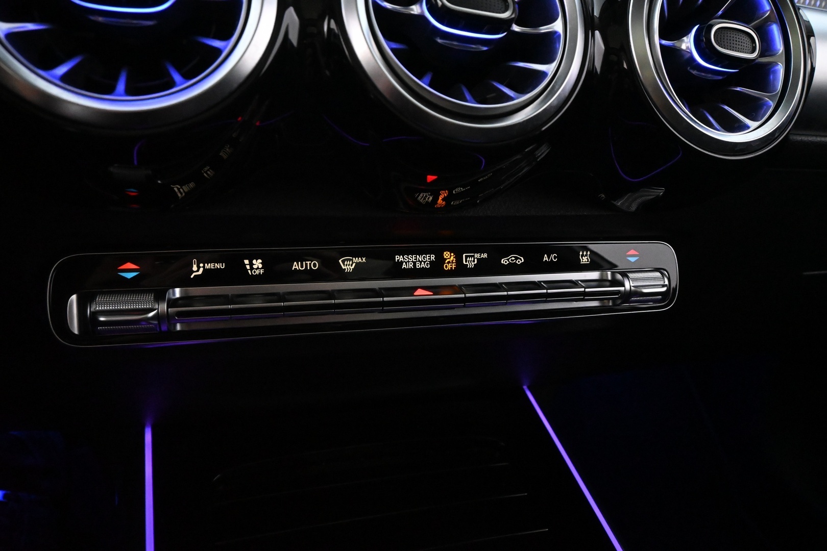 MERCEDES-BENZ EQB 2022