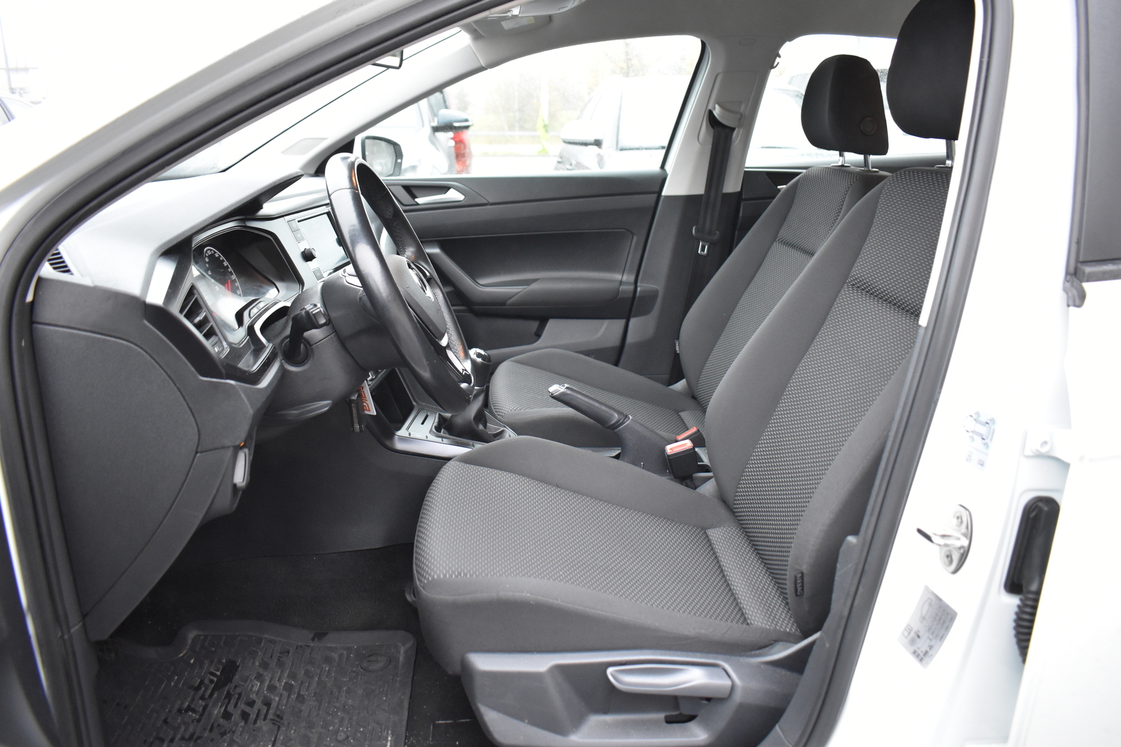 VOLKSWAGEN Polo 2021