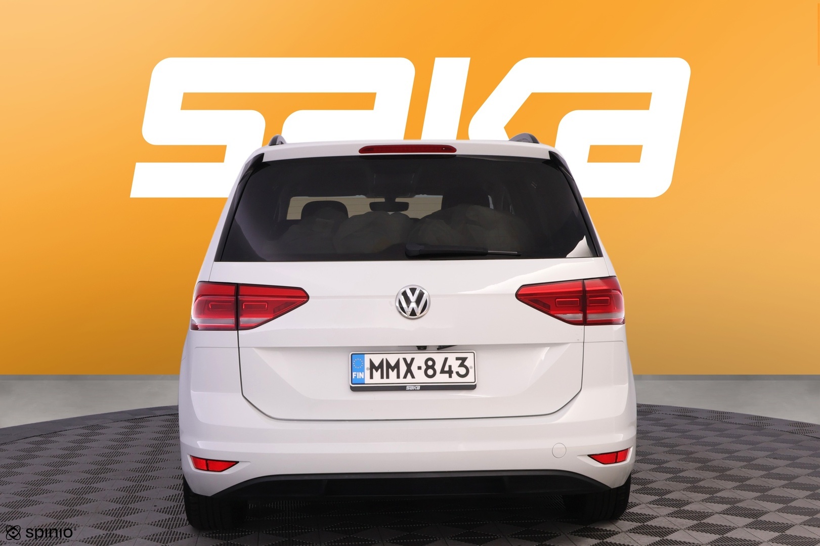 VOLKSWAGEN Touran 2016