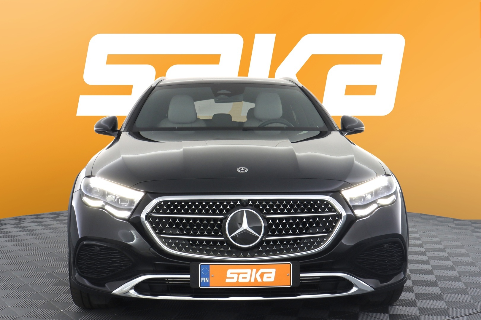 MERCEDES-BENZ E 2025