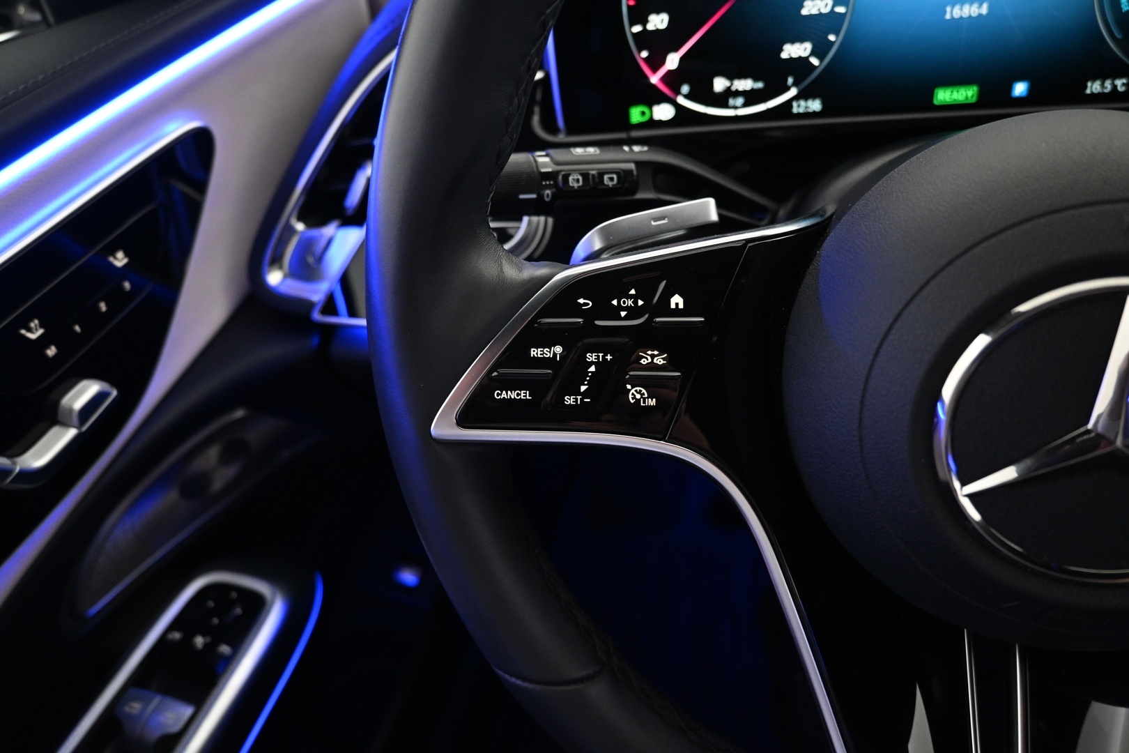 MERCEDES-BENZ E 2025