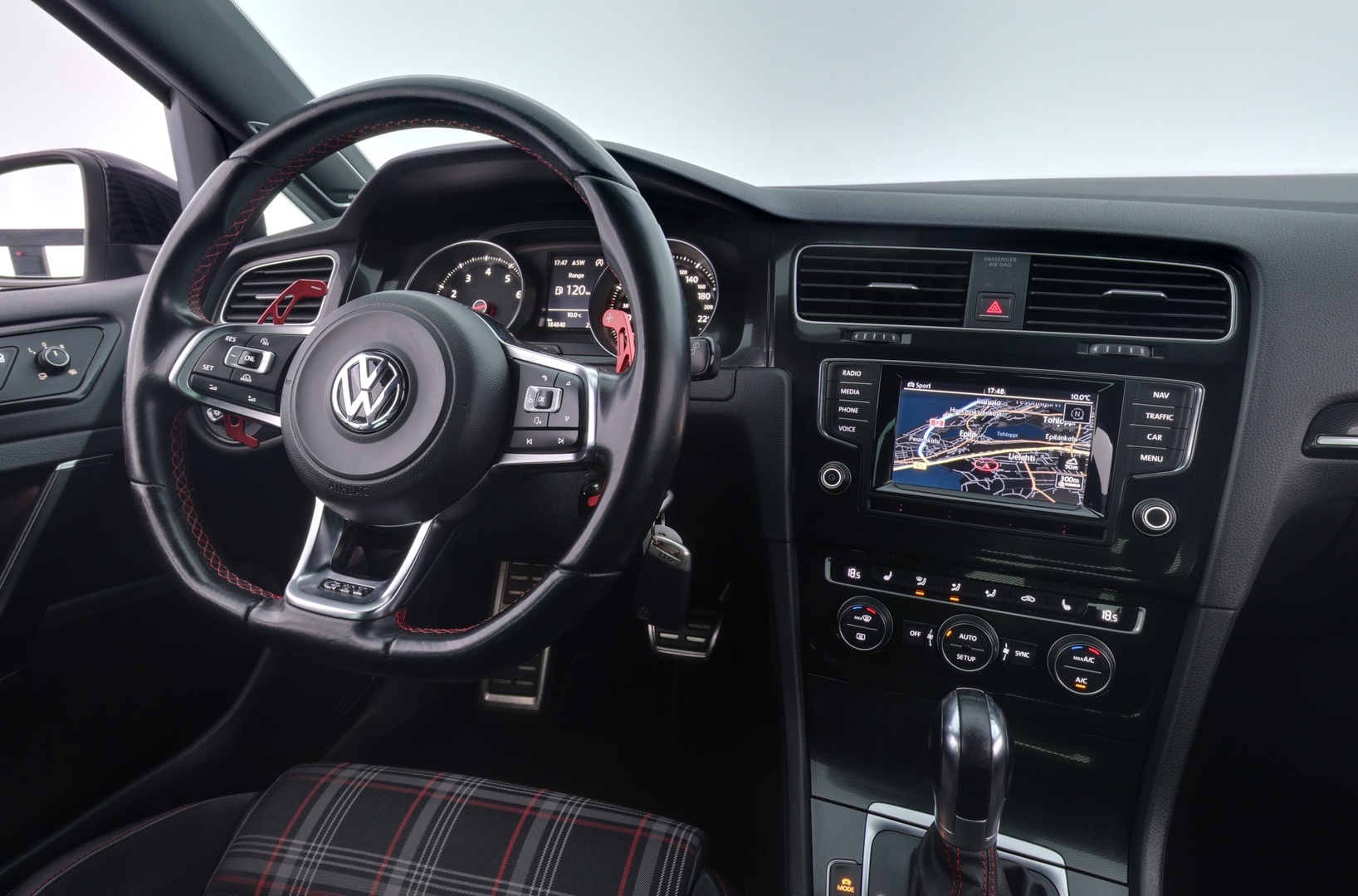 VOLKSWAGEN Golf 2014