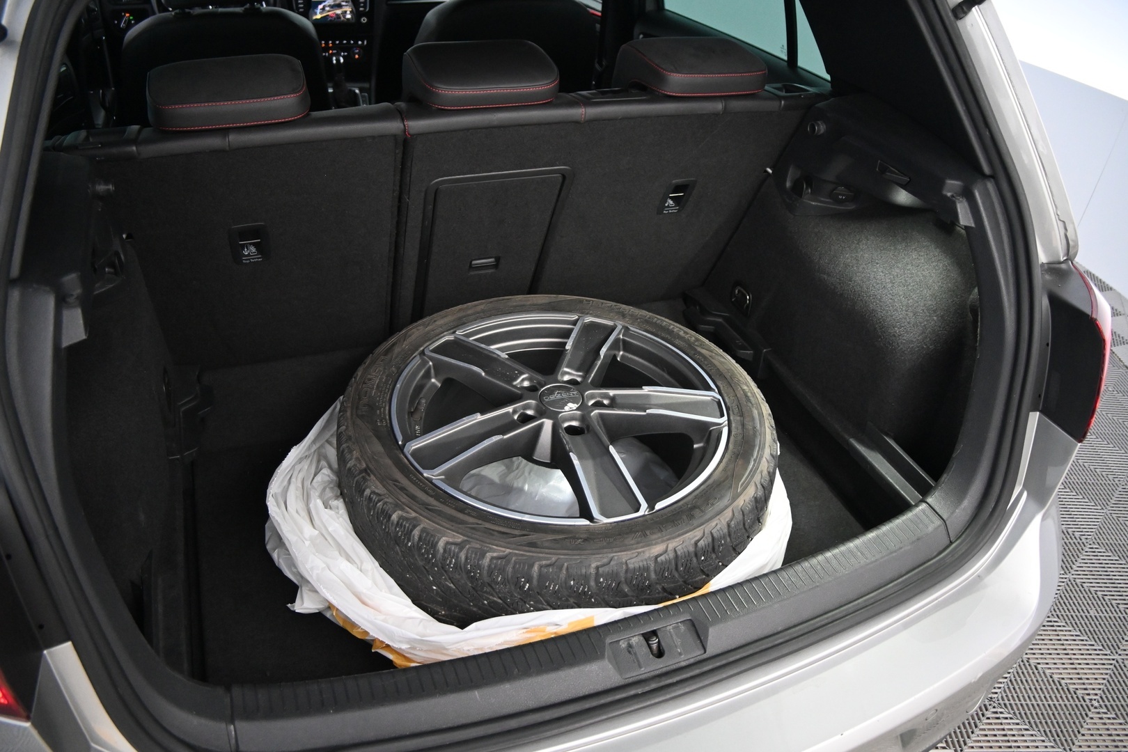 VOLKSWAGEN Golf 2014