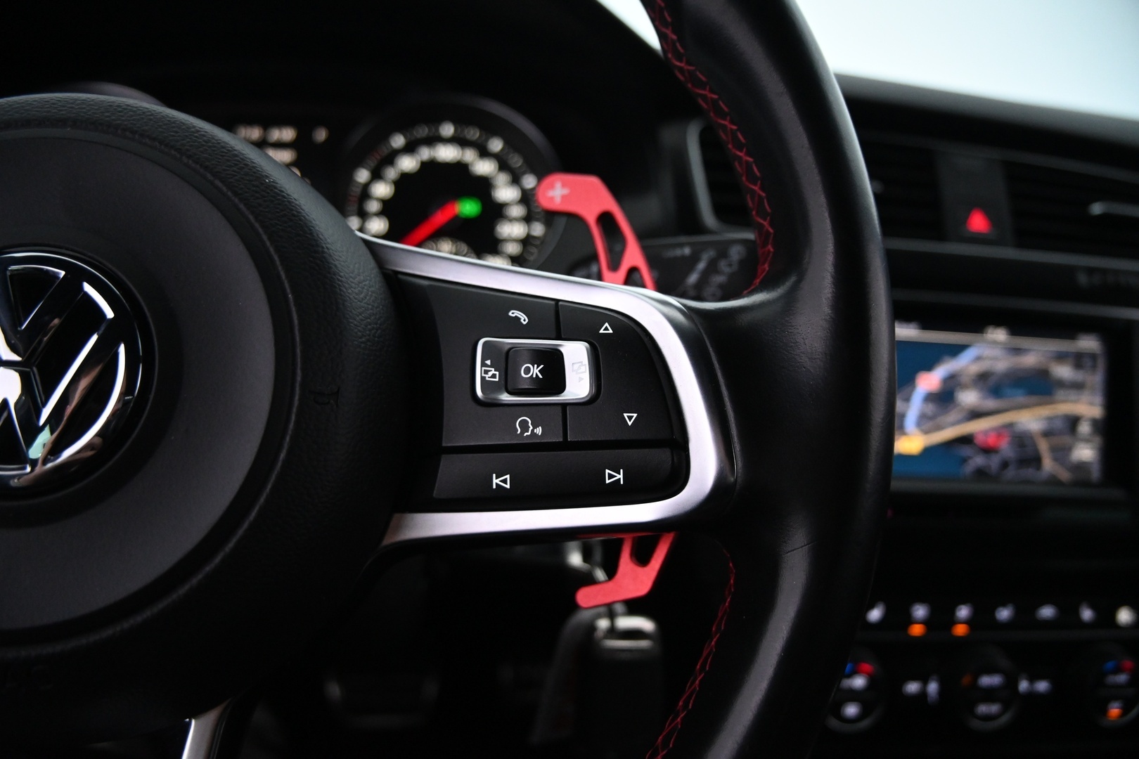 VOLKSWAGEN Golf 2014
