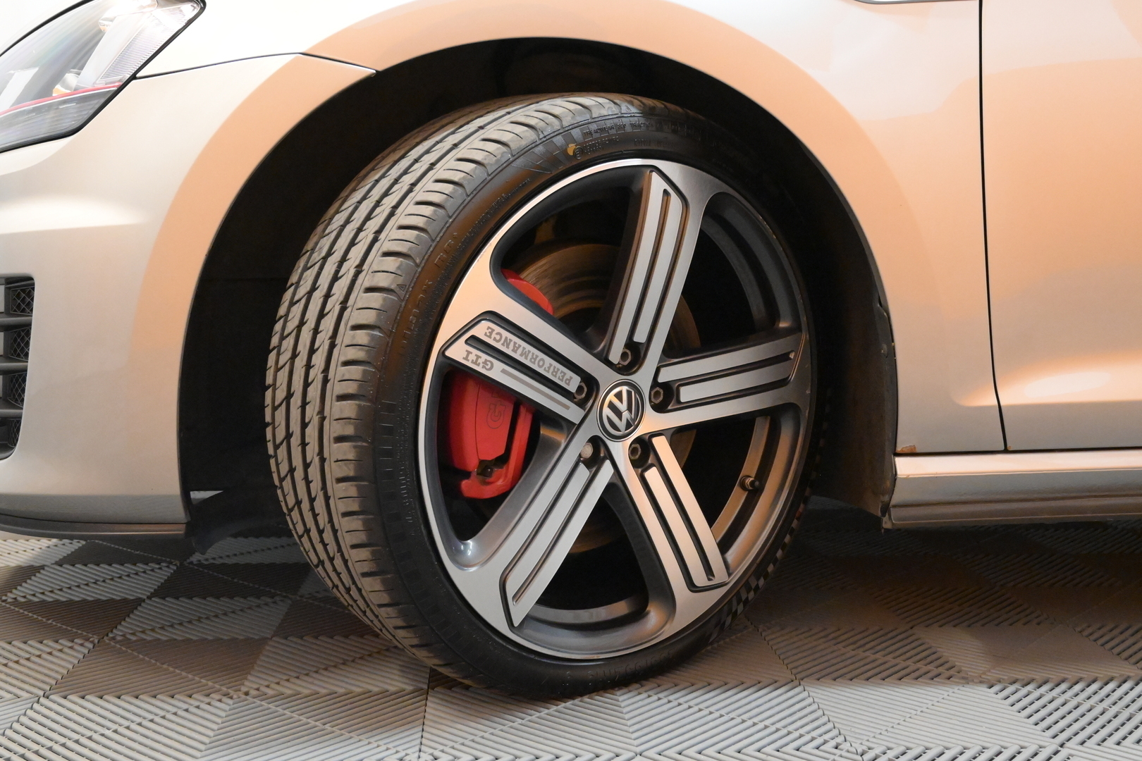 VOLKSWAGEN Golf 2014