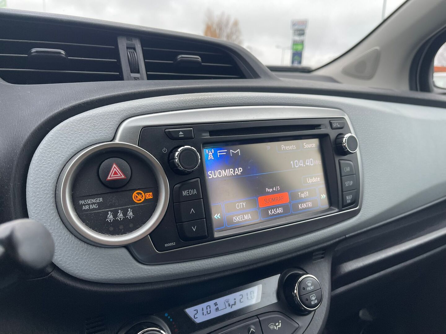 TOYOTA Yaris 2013