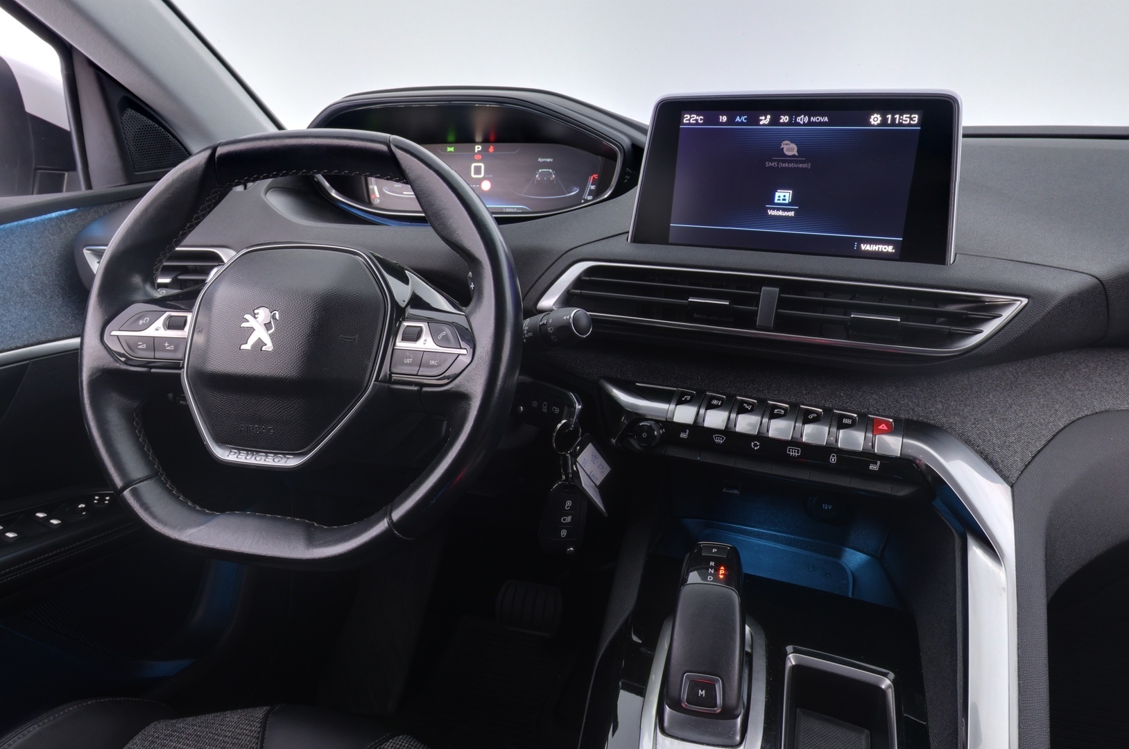 PEUGEOT 5008 2018