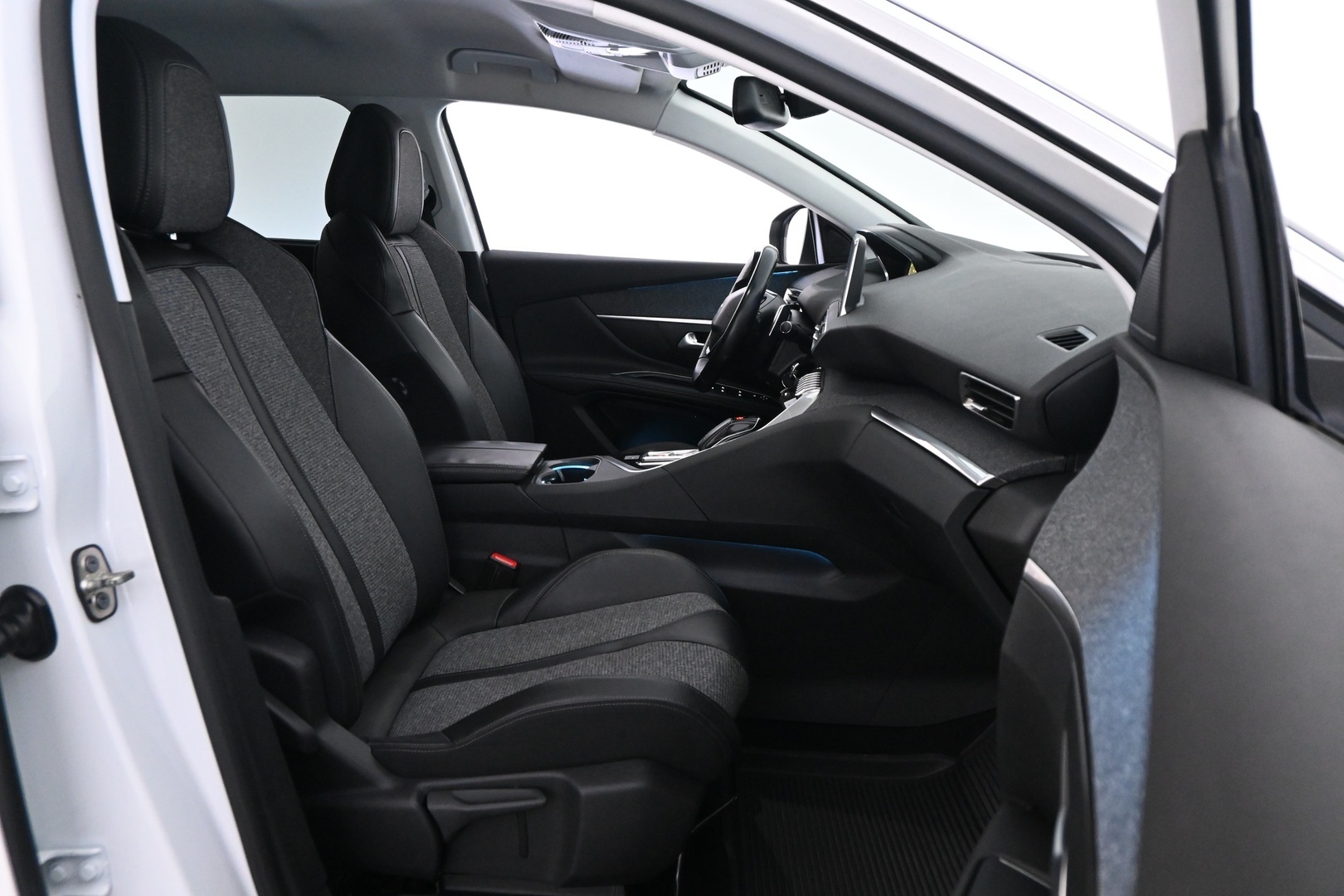 PEUGEOT 5008 2018