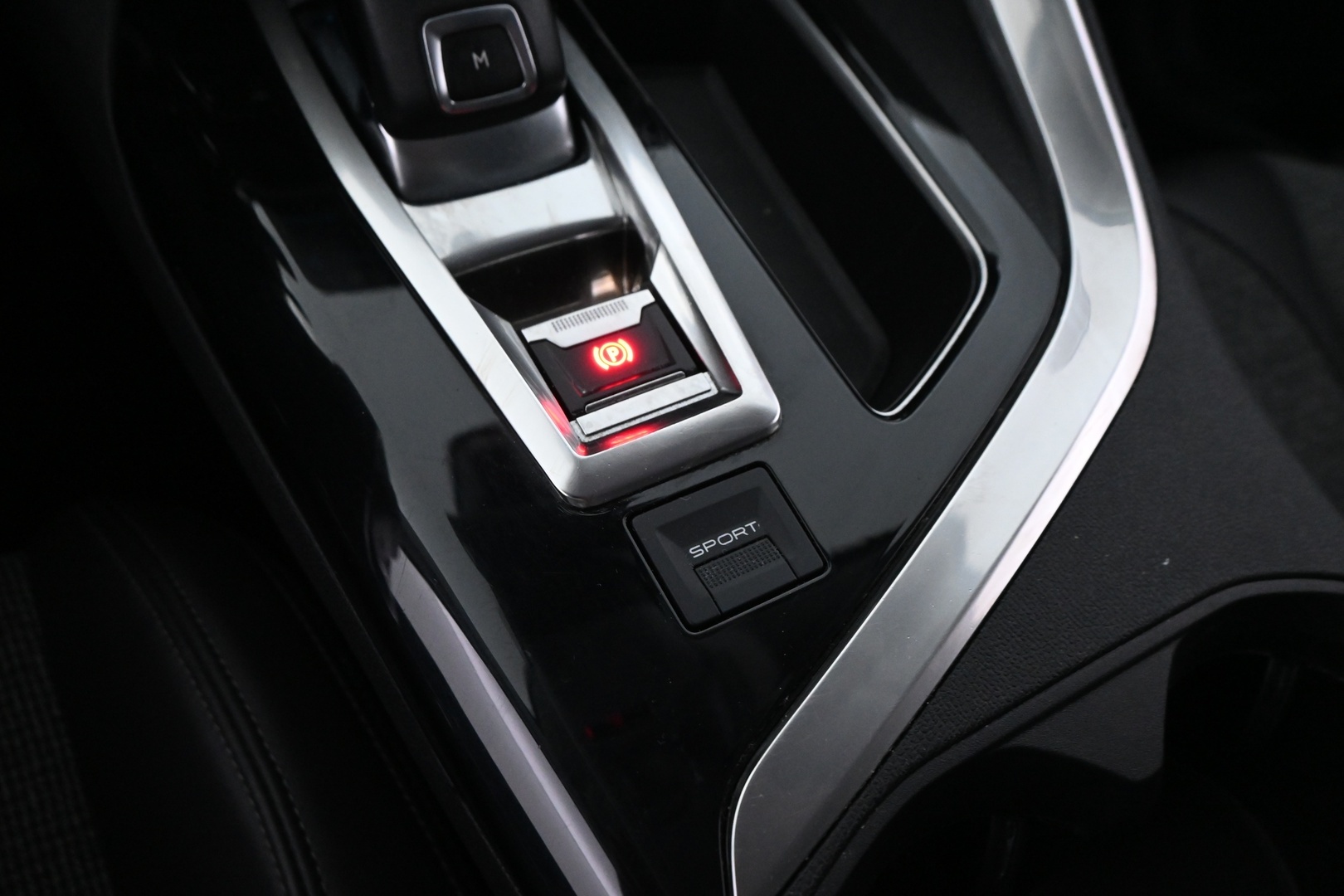 PEUGEOT 5008 2018