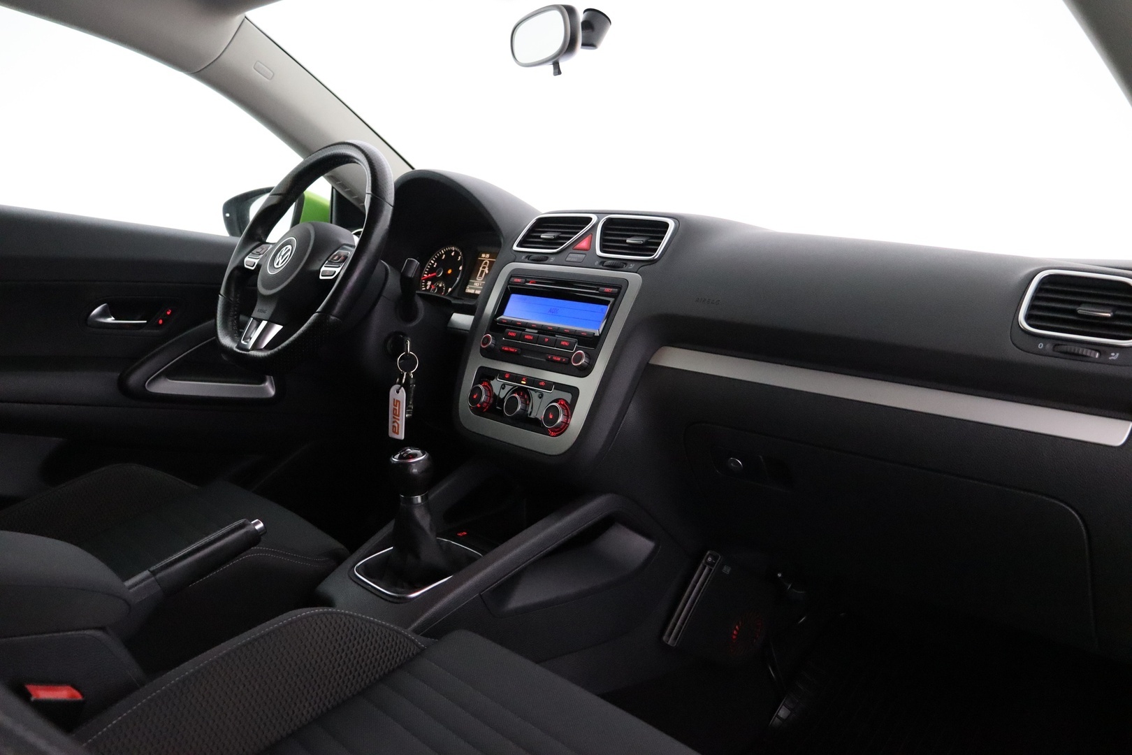 VOLKSWAGEN Scirocco 2011