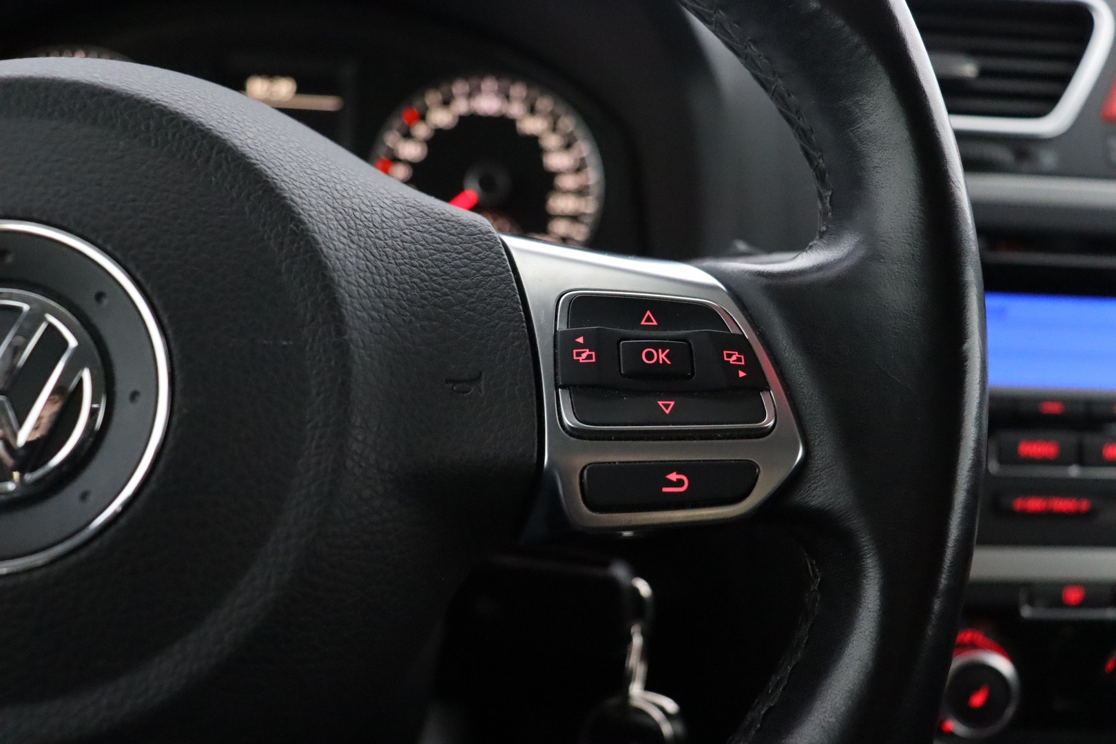 VOLKSWAGEN Scirocco 2011