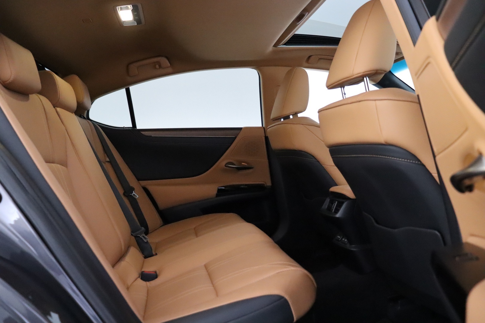 LEXUS ES300 2023