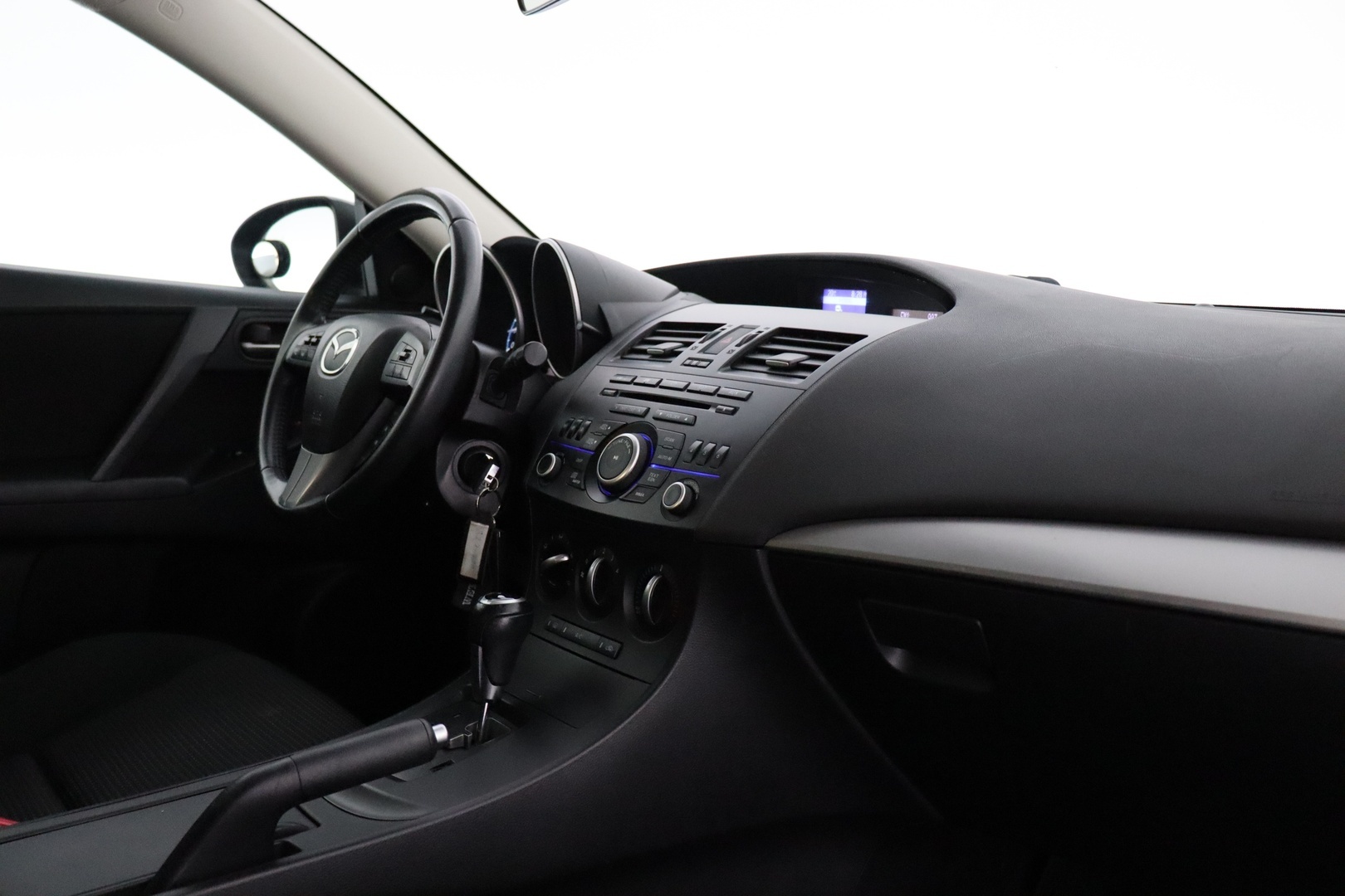 MAZDA 3 2012
