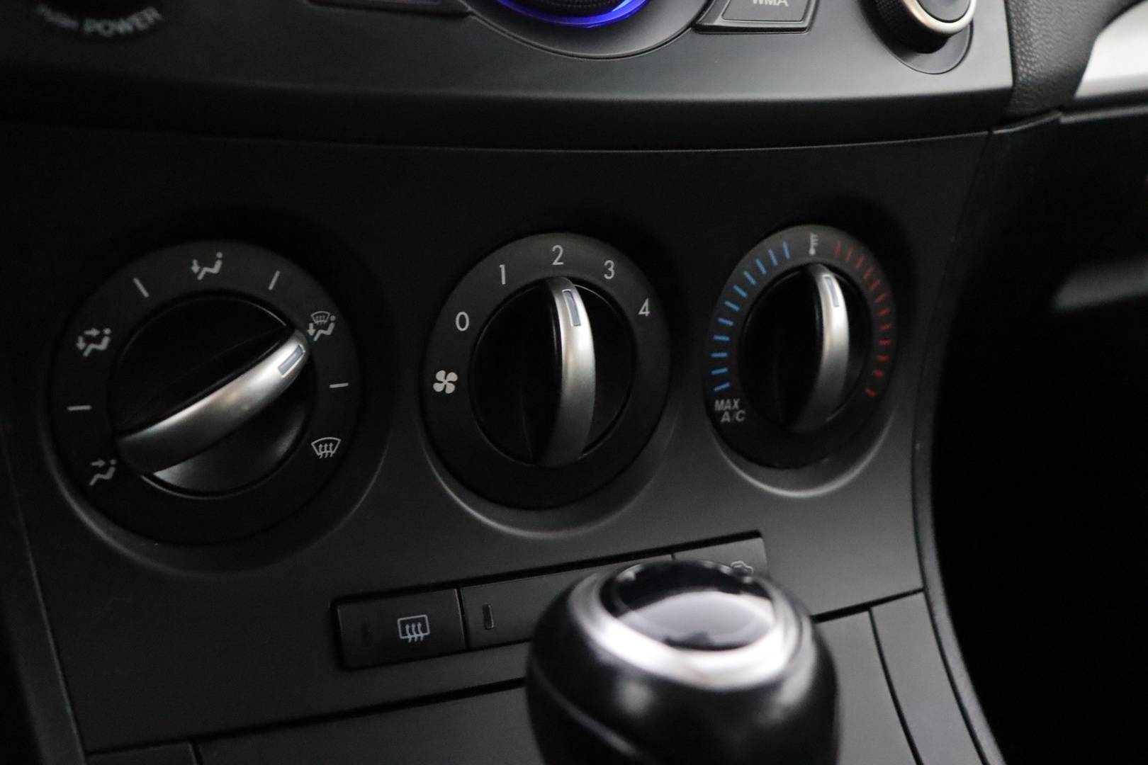 MAZDA 3 2012